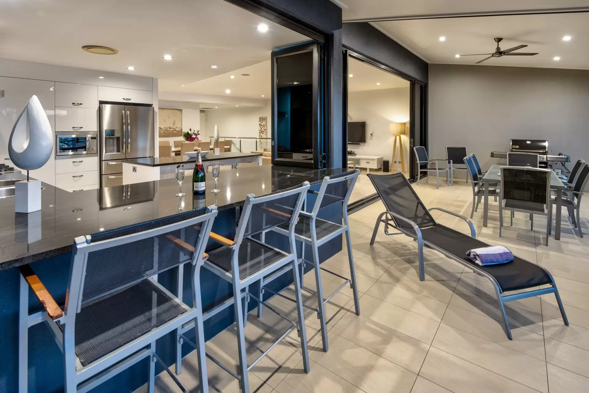 Edge 6/5 Acacia Drive, Hamilton Island Sold by  - image 1