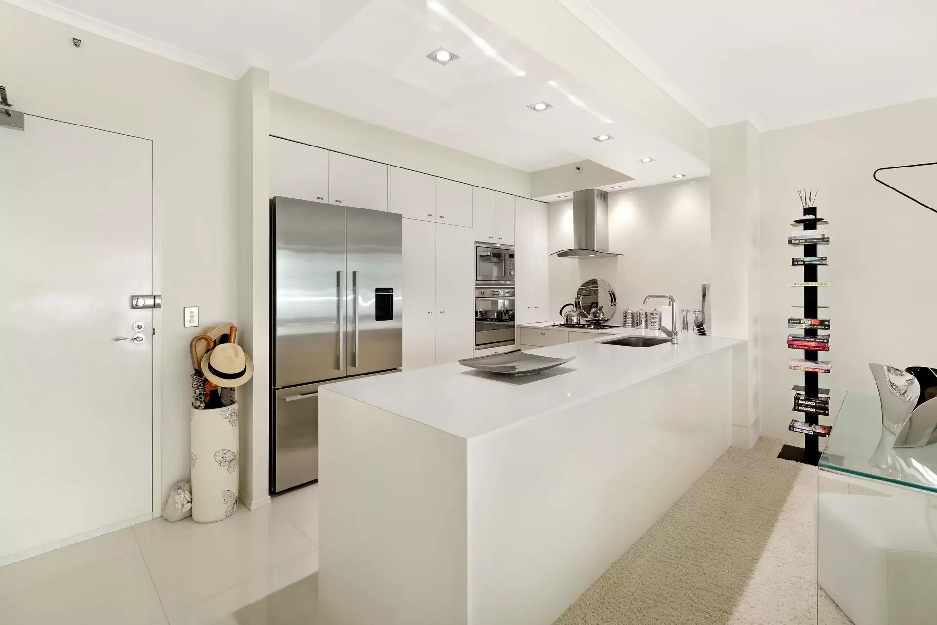1014/1 Lennie Avenue, Main Beach Sold by Queensland Sotheby's International Realty - image 1