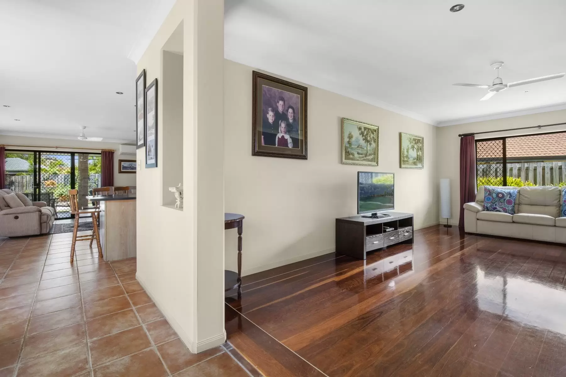 5 Greenbank Circuit, Carrara Sold by Queensland Sotheby's International Realty - image 1