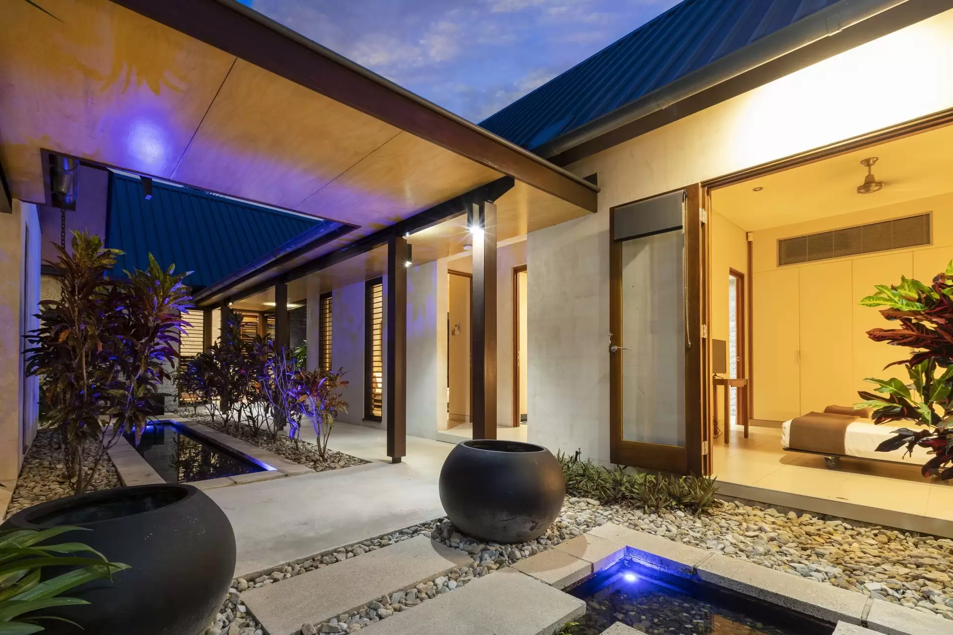 16 Bale Drive, Port Douglas Sold by Queensland Sotheby's International Realty - image 1