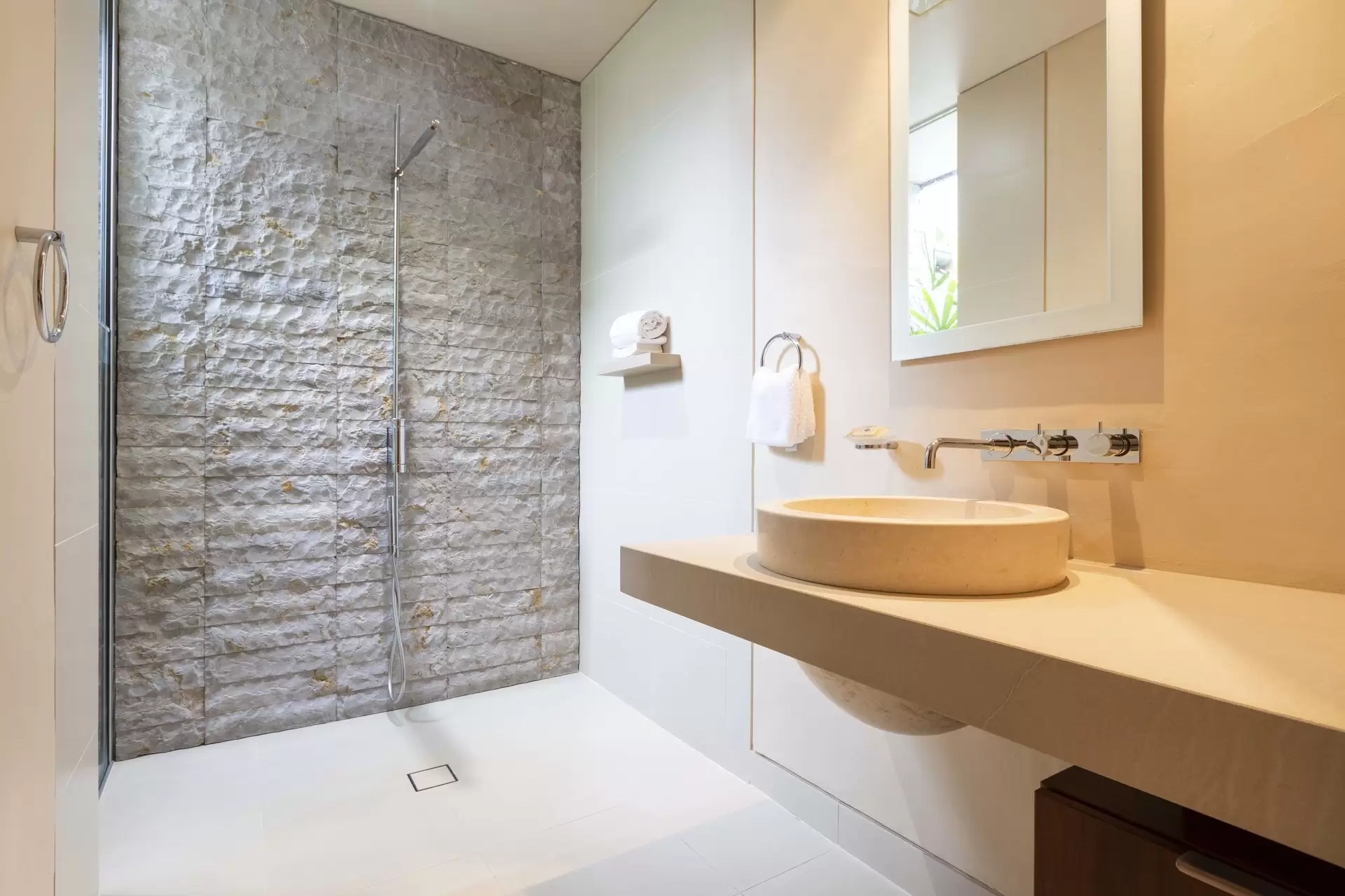 16 Bale Drive, Port Douglas Sold by Queensland Sotheby's International Realty - image 1