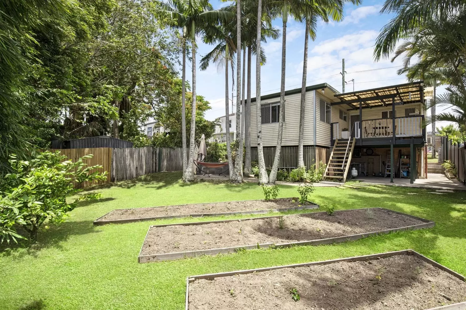 460 Nerang Road, Ashmore Sold by  - image 1