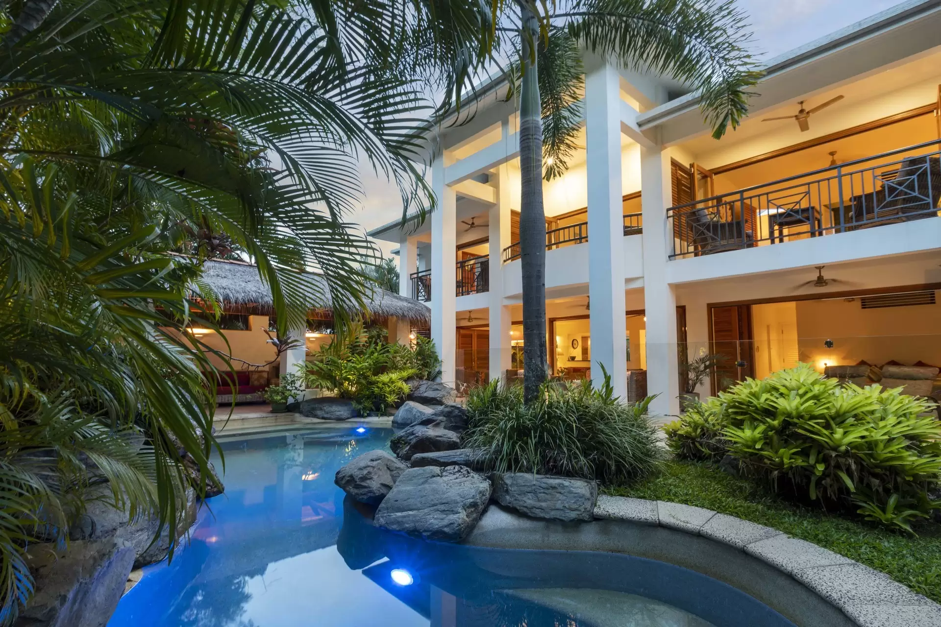 3/13 Andrews Close, Port Douglas Sold by  - image 1
