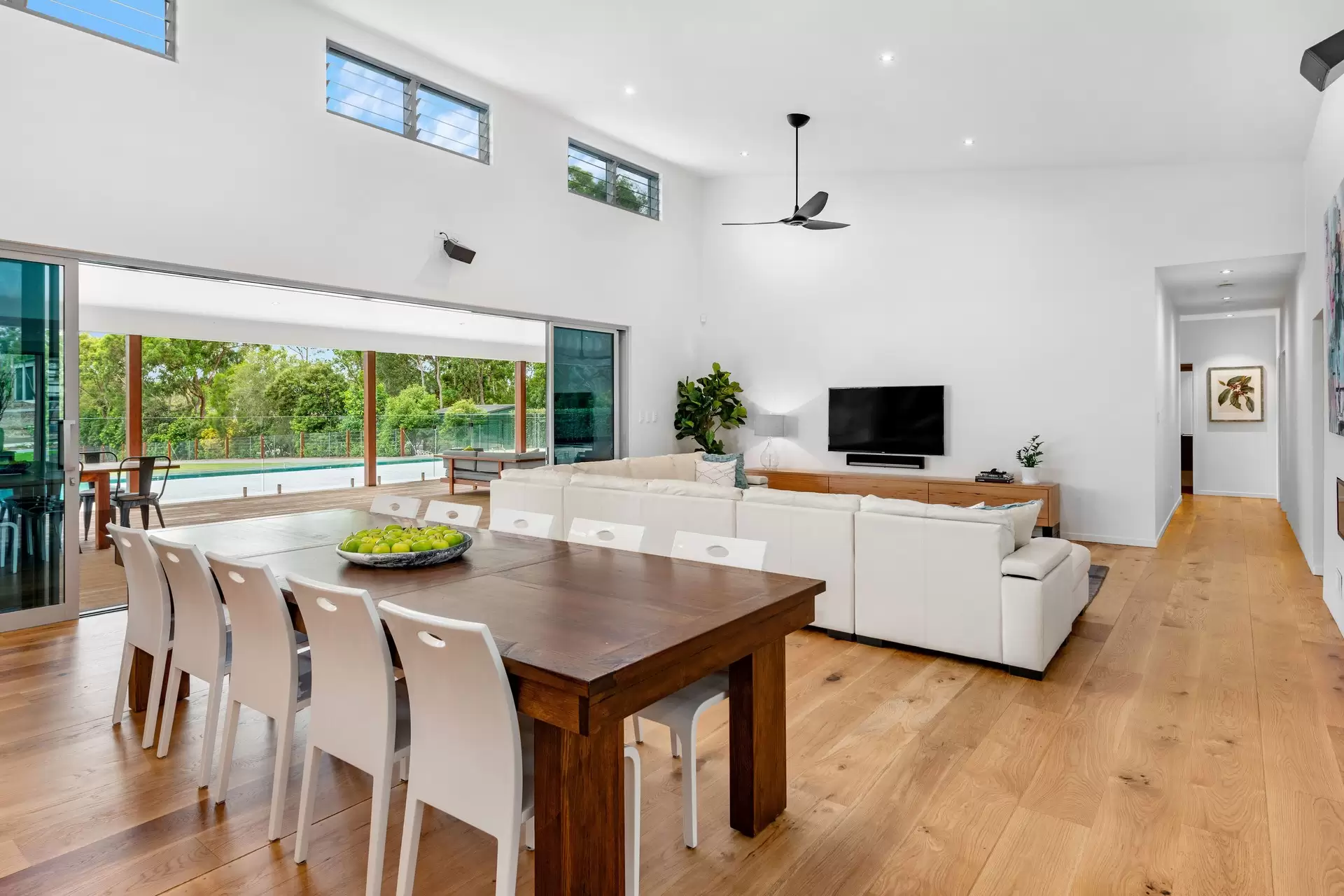 573 London Road, Chandler Sold by  - image 1