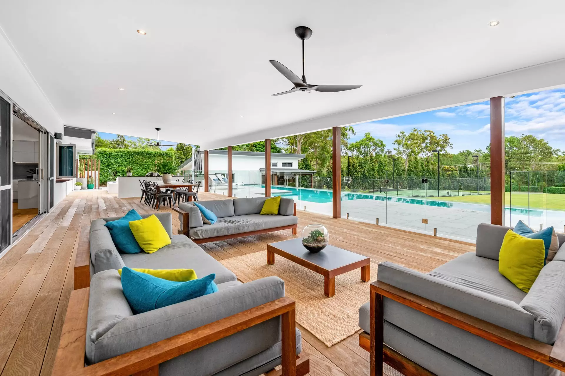 573 London Road, Chandler Sold by Queensland Sotheby's International Realty - image 1