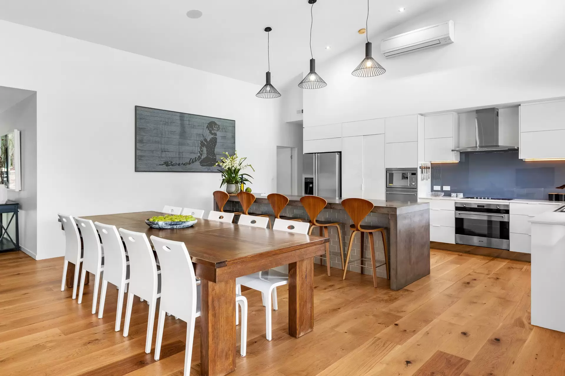 573 London Road, Chandler Sold by  - image 1