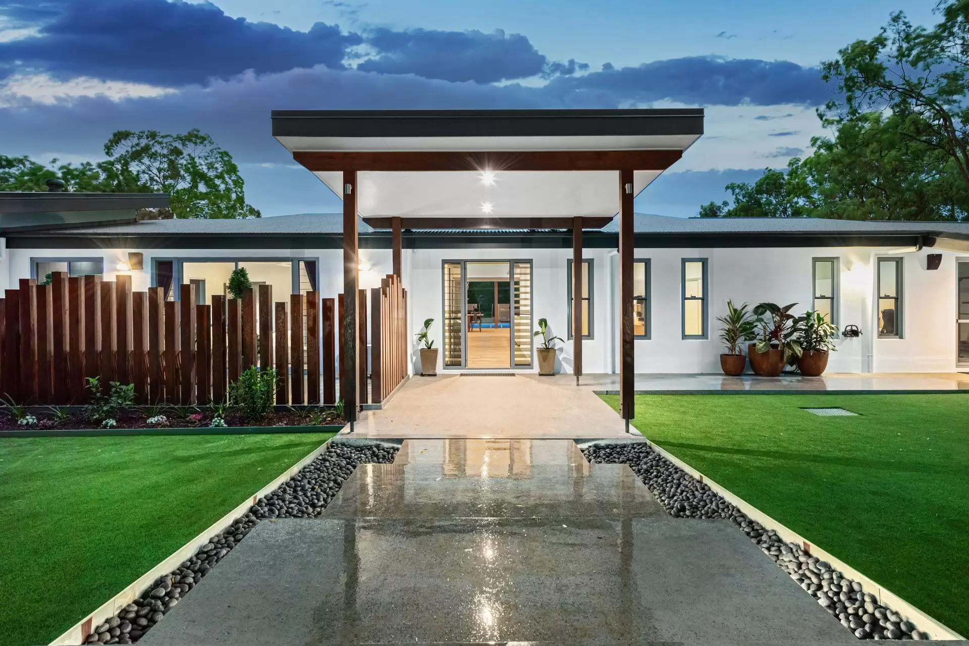 573 London Road, Chandler Sold by Queensland Sotheby's International Realty - image 1