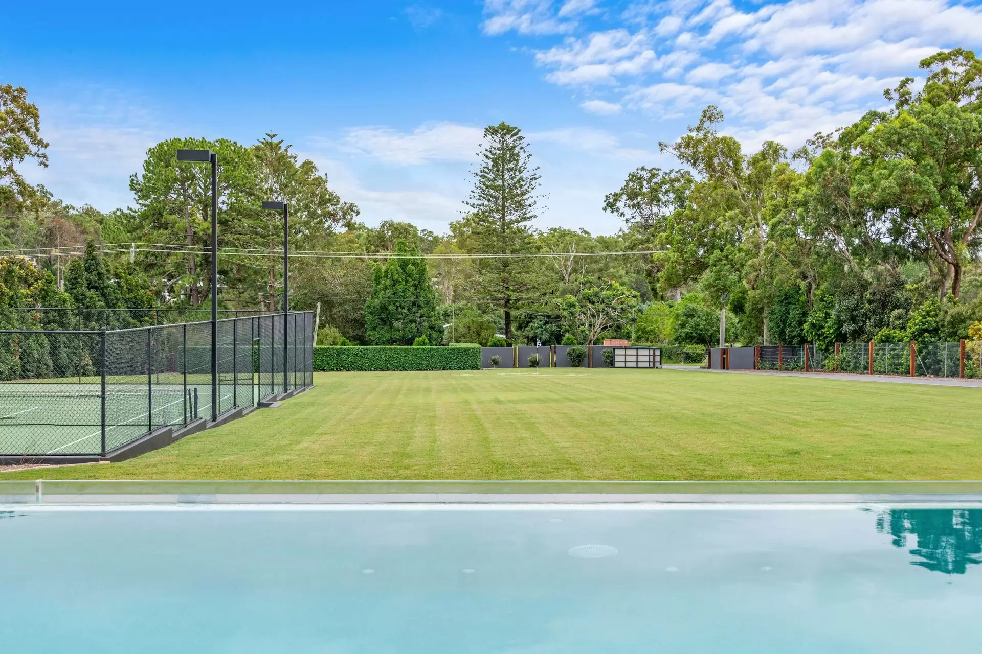 573 London Road, Chandler Sold by Queensland Sotheby's International Realty - image 1
