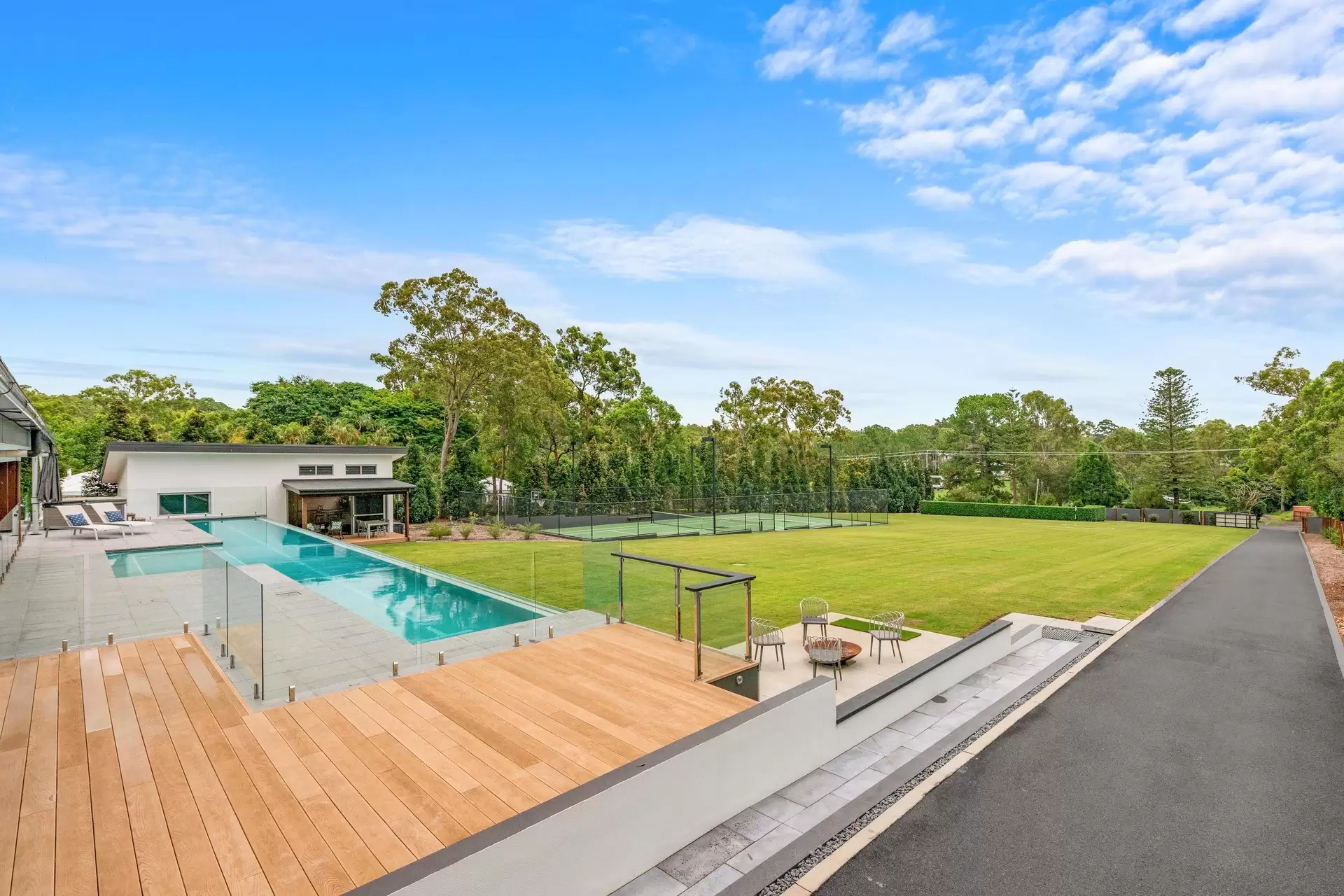 573 London Road, Chandler Sold by Queensland Sotheby's International Realty - image 1