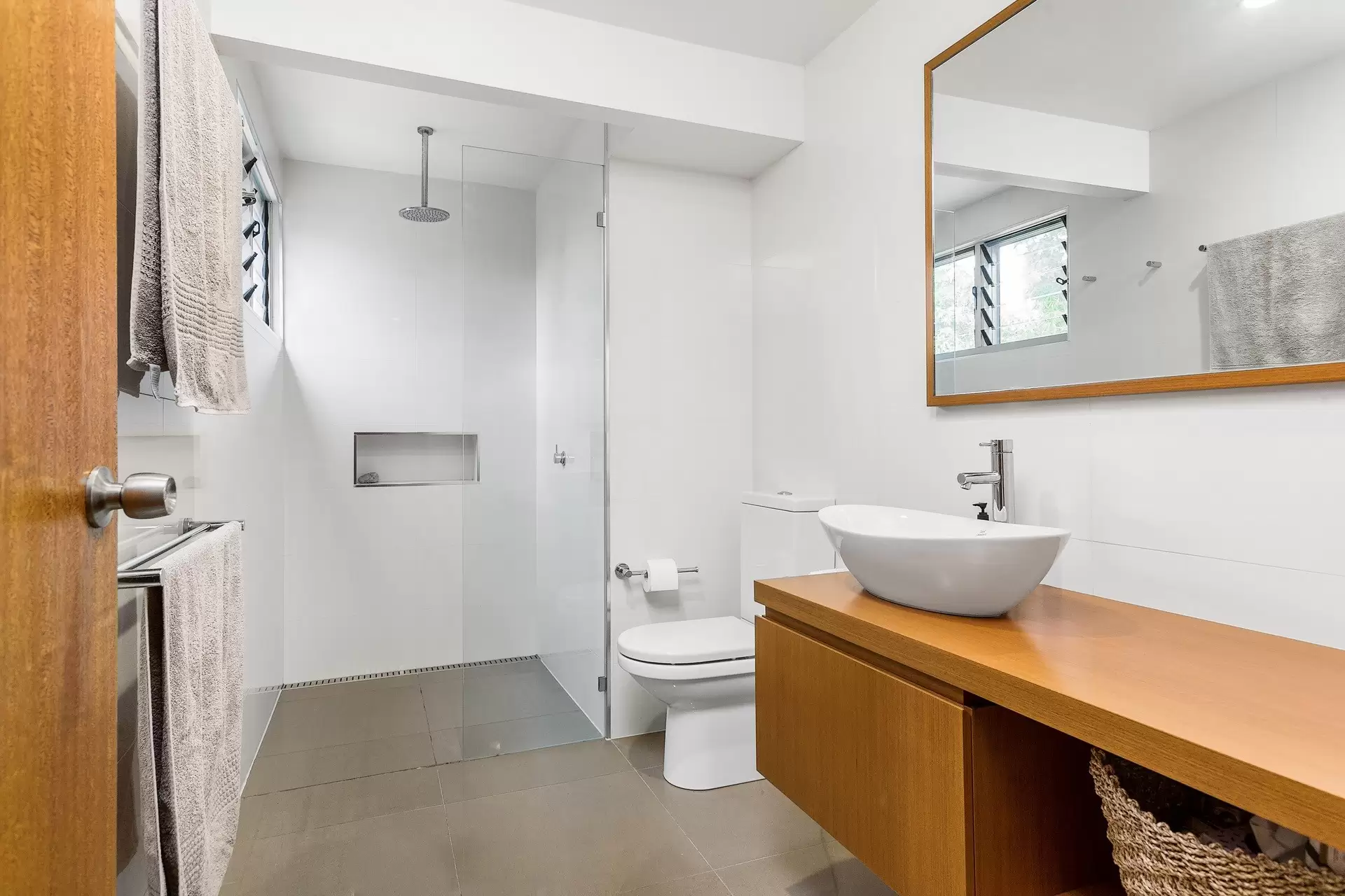 4 Mimosa Avenue, Bogangar Sold by Queensland Sotheby's International Realty - image 1