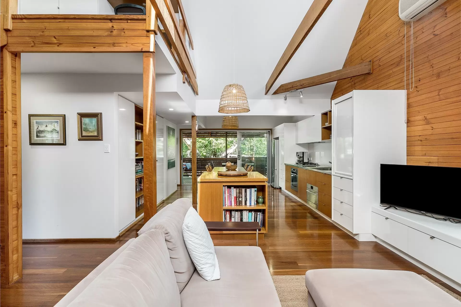 4 Mimosa Avenue, Bogangar Sold by Queensland Sotheby's International Realty - image 1