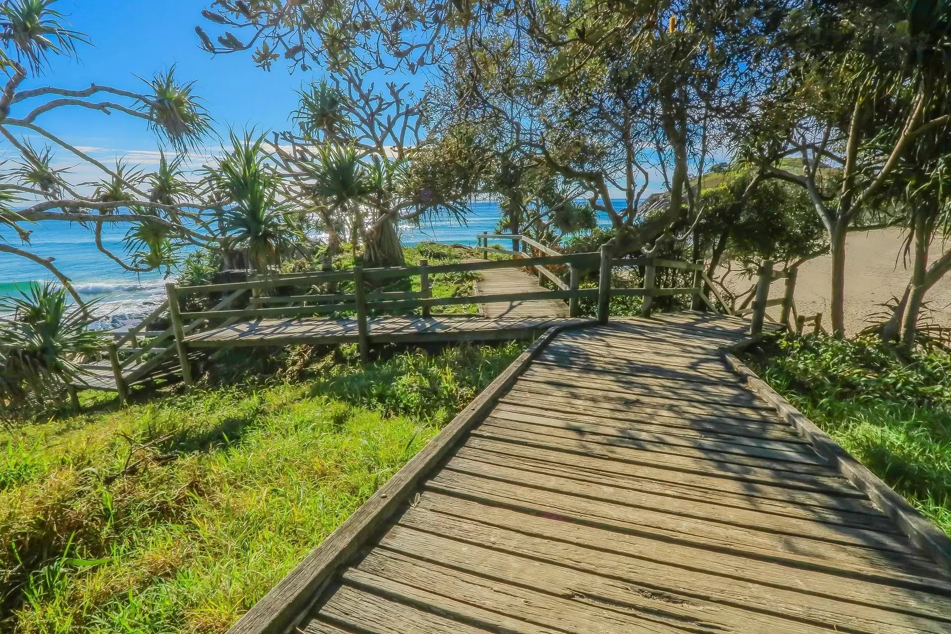4 Mimosa Avenue, Bogangar Sold by Queensland Sotheby's International Realty - image 1