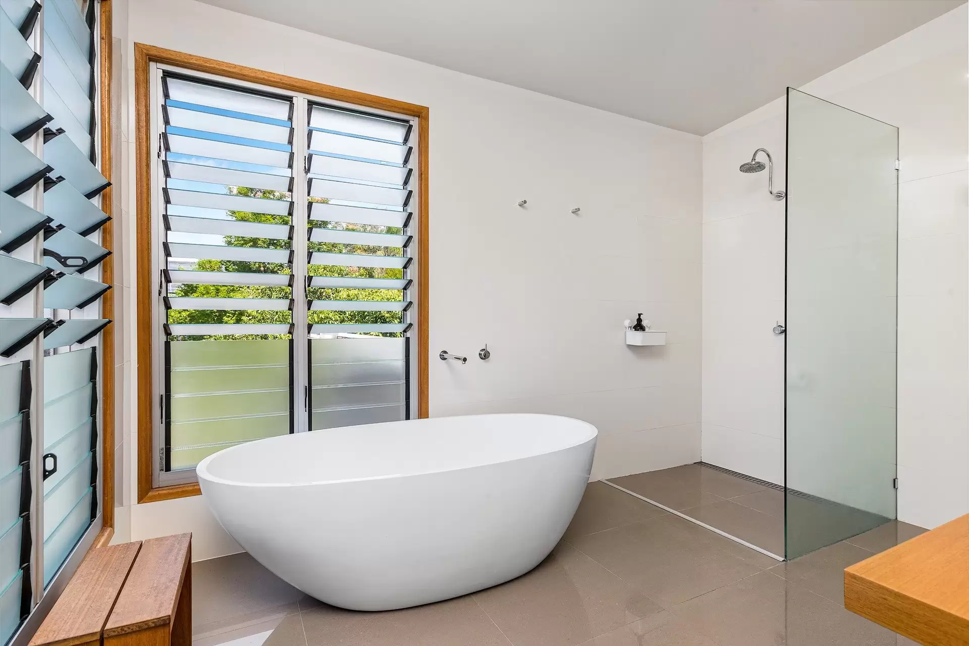 4 Mimosa Avenue, Bogangar Sold by Queensland Sotheby's International Realty - image 1