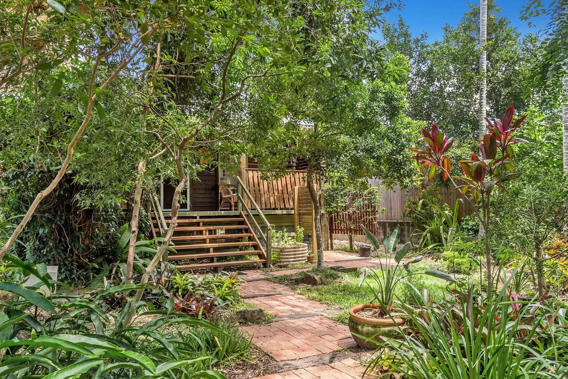 4 Mimosa Avenue, Bogangar Sold by Queensland Sotheby's International Realty - image 1