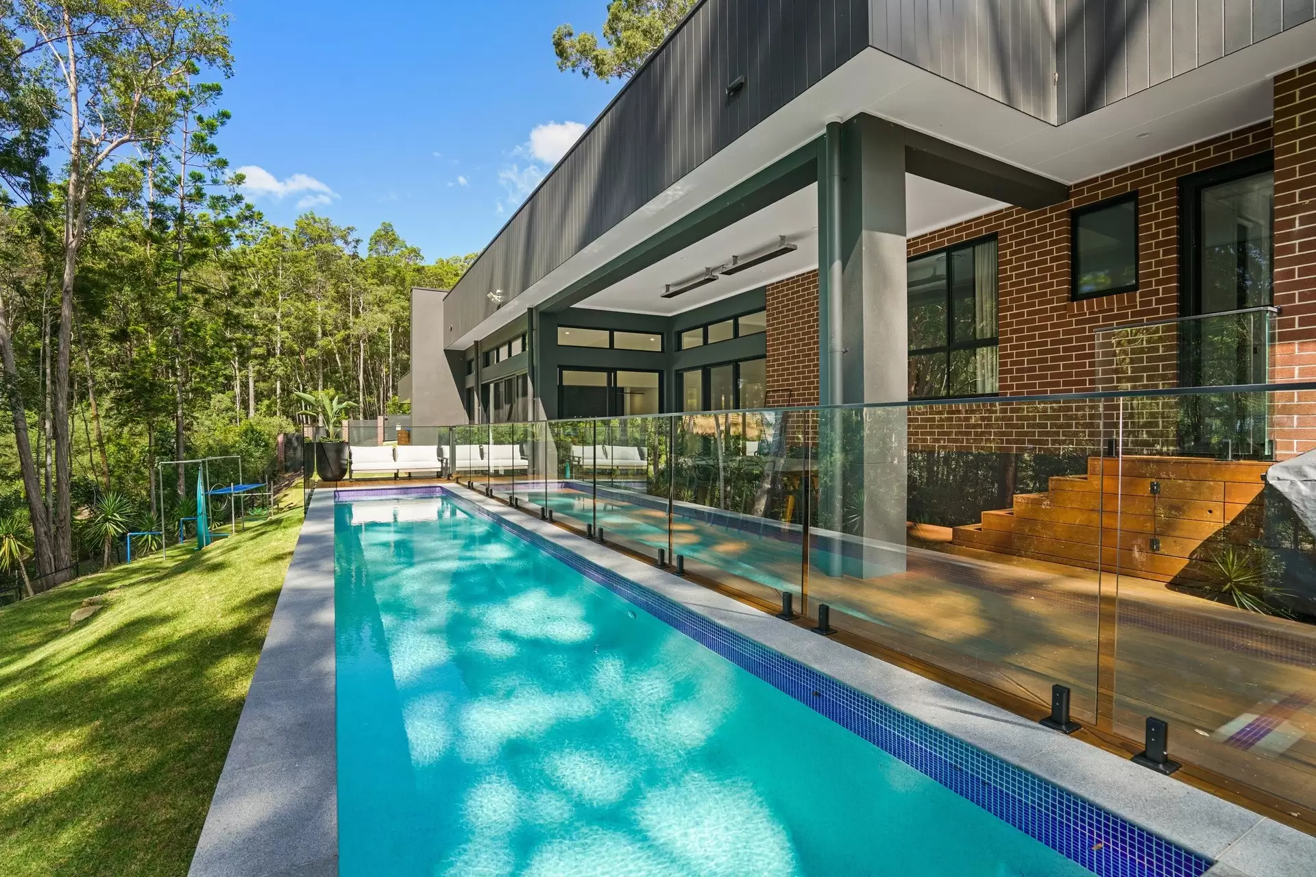 15 Mary Bale Drive, Tallebudgera Sold by Queensland Sotheby's International Realty - image 1