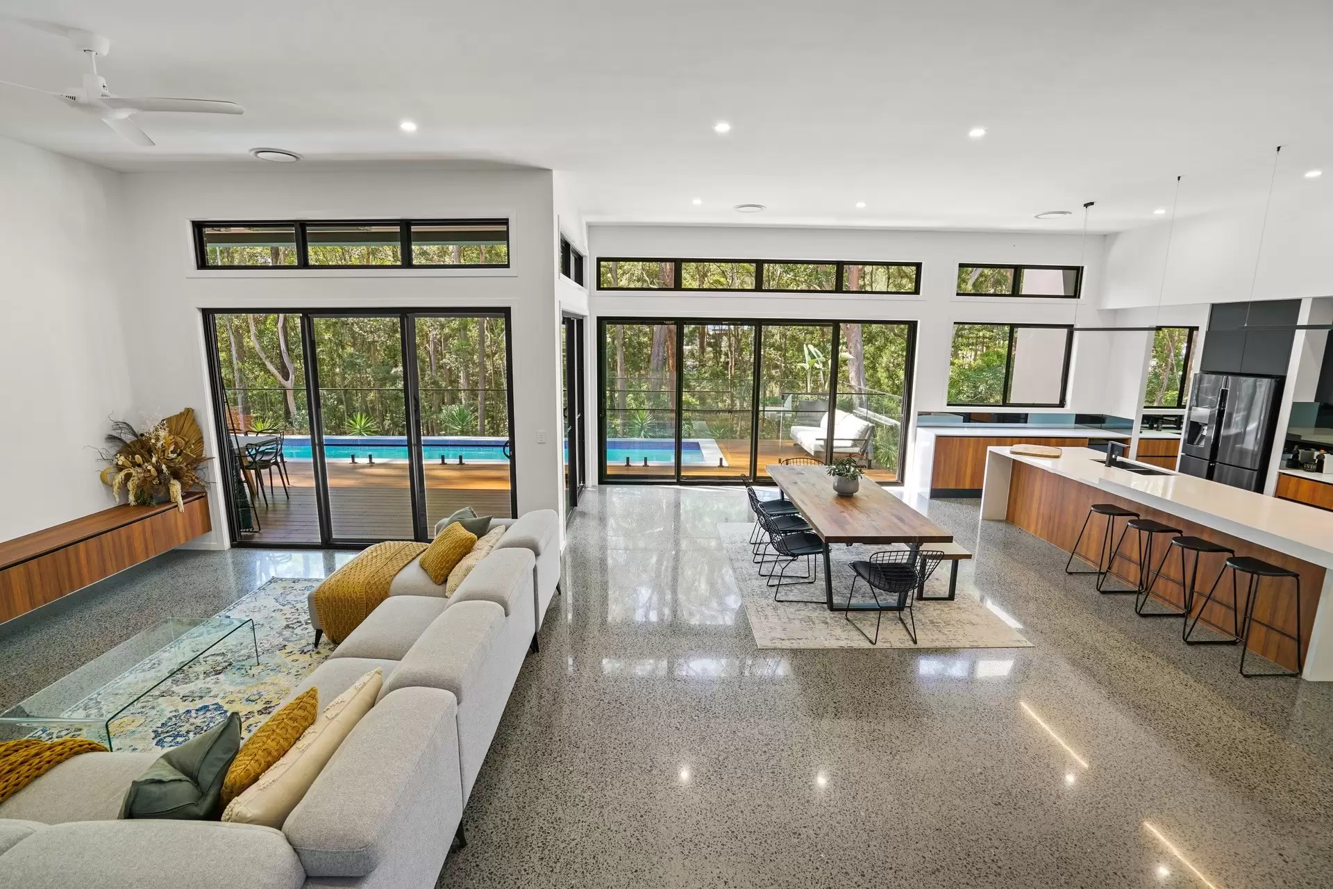 15 Mary Bale Drive, Tallebudgera Sold by Queensland Sotheby's International Realty - image 1