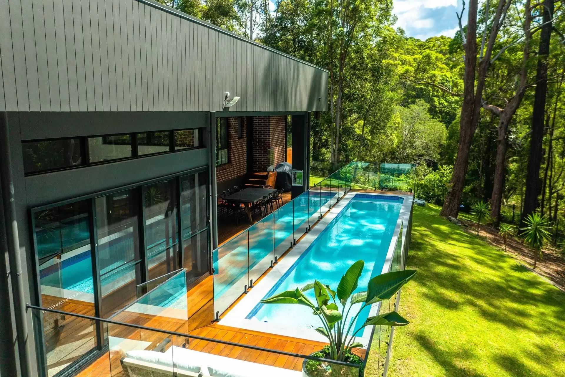 15 Mary Bale Drive, Tallebudgera Sold by Queensland Sotheby's International Realty - image 1