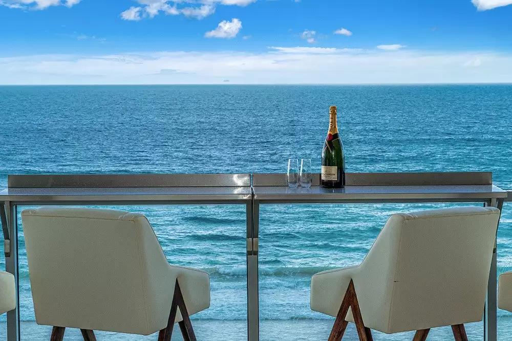 3 Northcliffe Terrace, Surfers Paradise Sold by Queensland Sotheby's International Realty - image 1