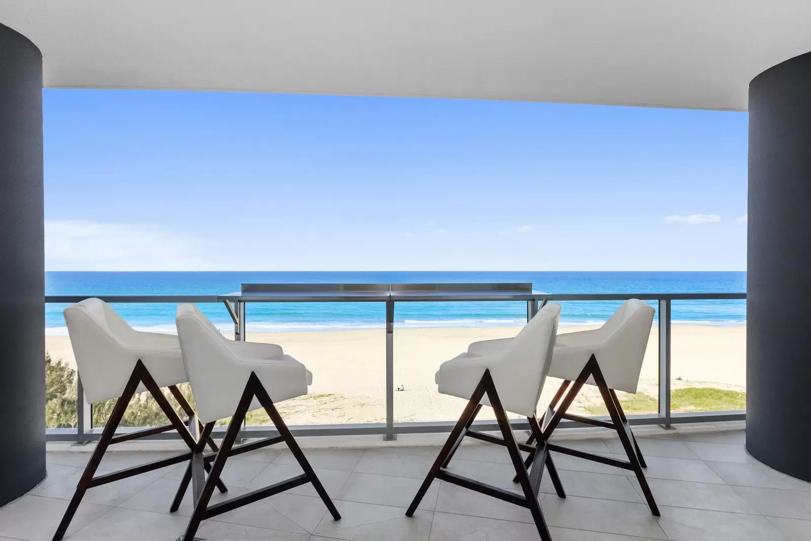 3 Northcliffe Terrace, Surfers Paradise Sold by Queensland Sotheby's International Realty - image 1