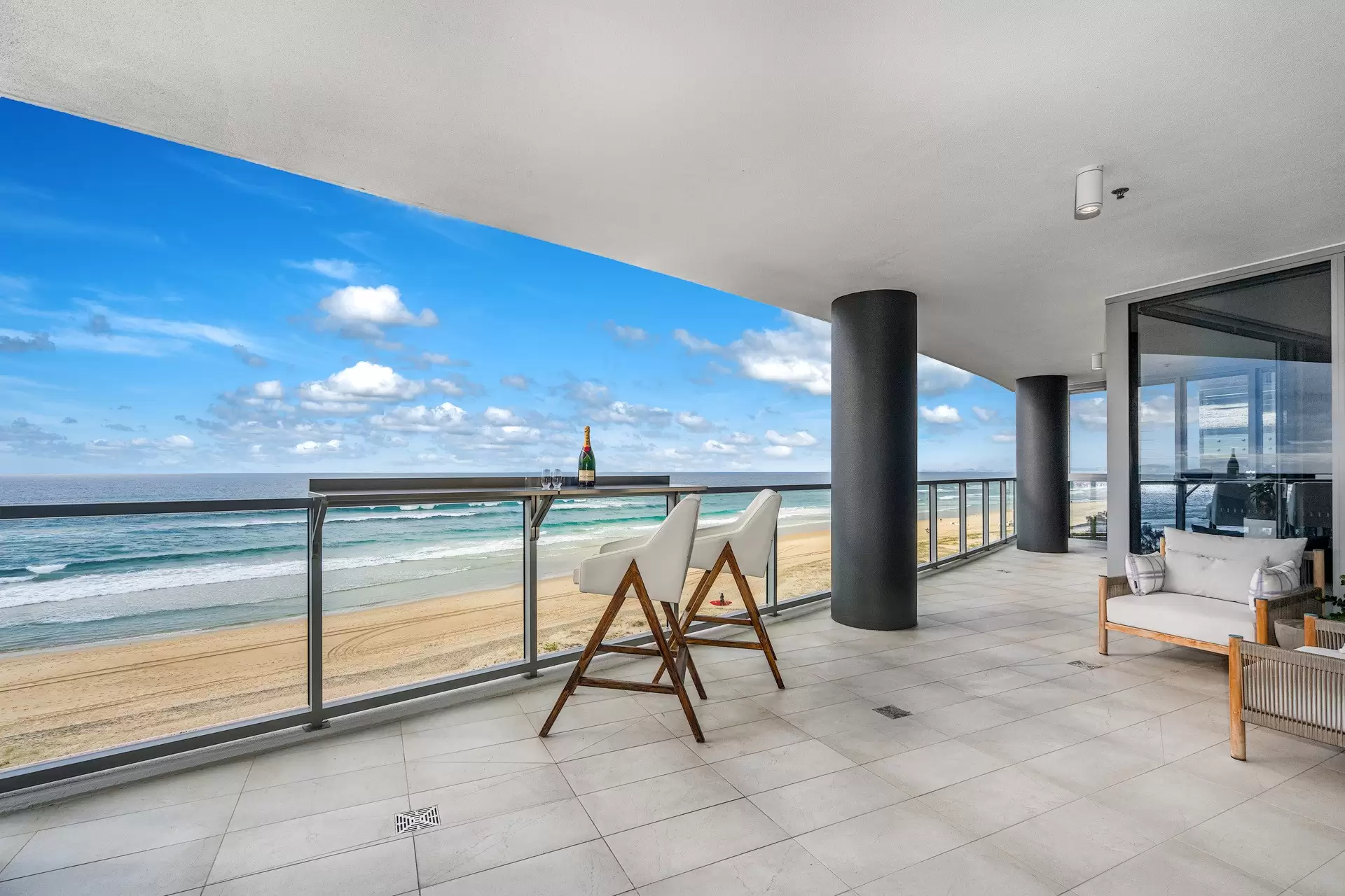 3 Northcliffe Terrace, Surfers Paradise Sold by Queensland Sotheby's International Realty - image 1