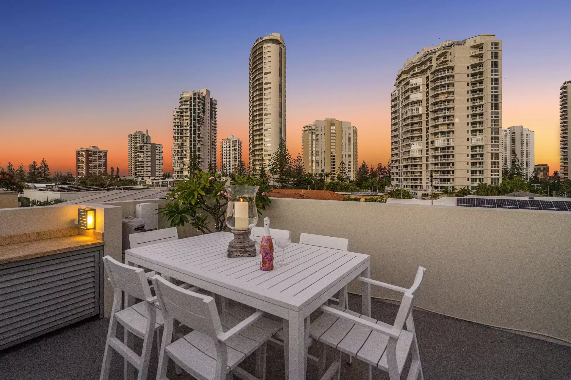 35B Hughes Avenue, Main Beach Sold by Queensland Sotheby's International Realty - image 1