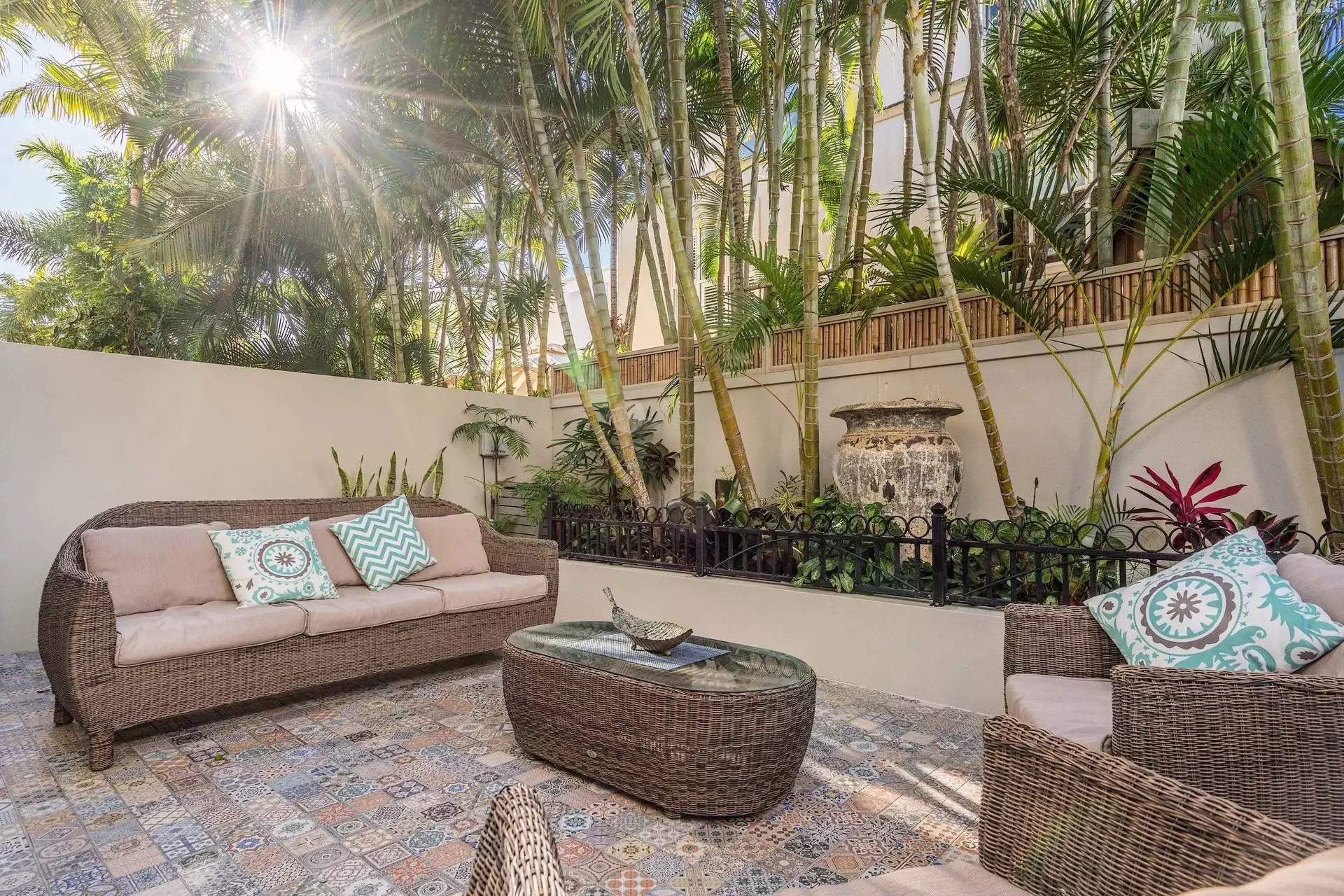 35B Hughes Avenue, Main Beach Sold by Queensland Sotheby's International Realty - image 1