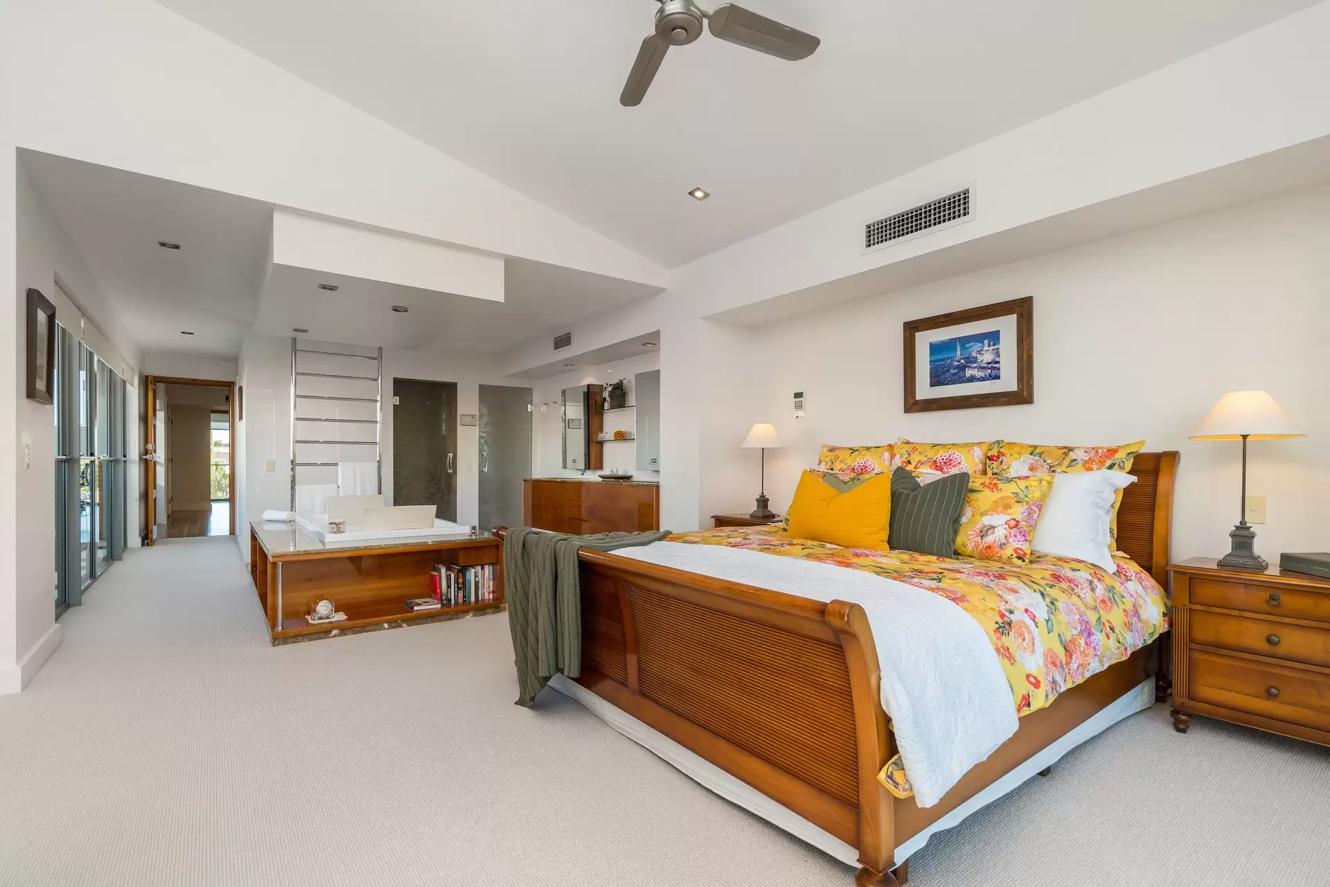 35B Hughes Avenue, Main Beach Sold by Queensland Sotheby's International Realty - image 1