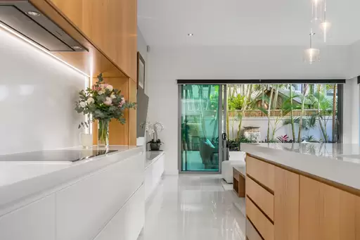 35B Hughes Avenue, Main Beach Sold by 