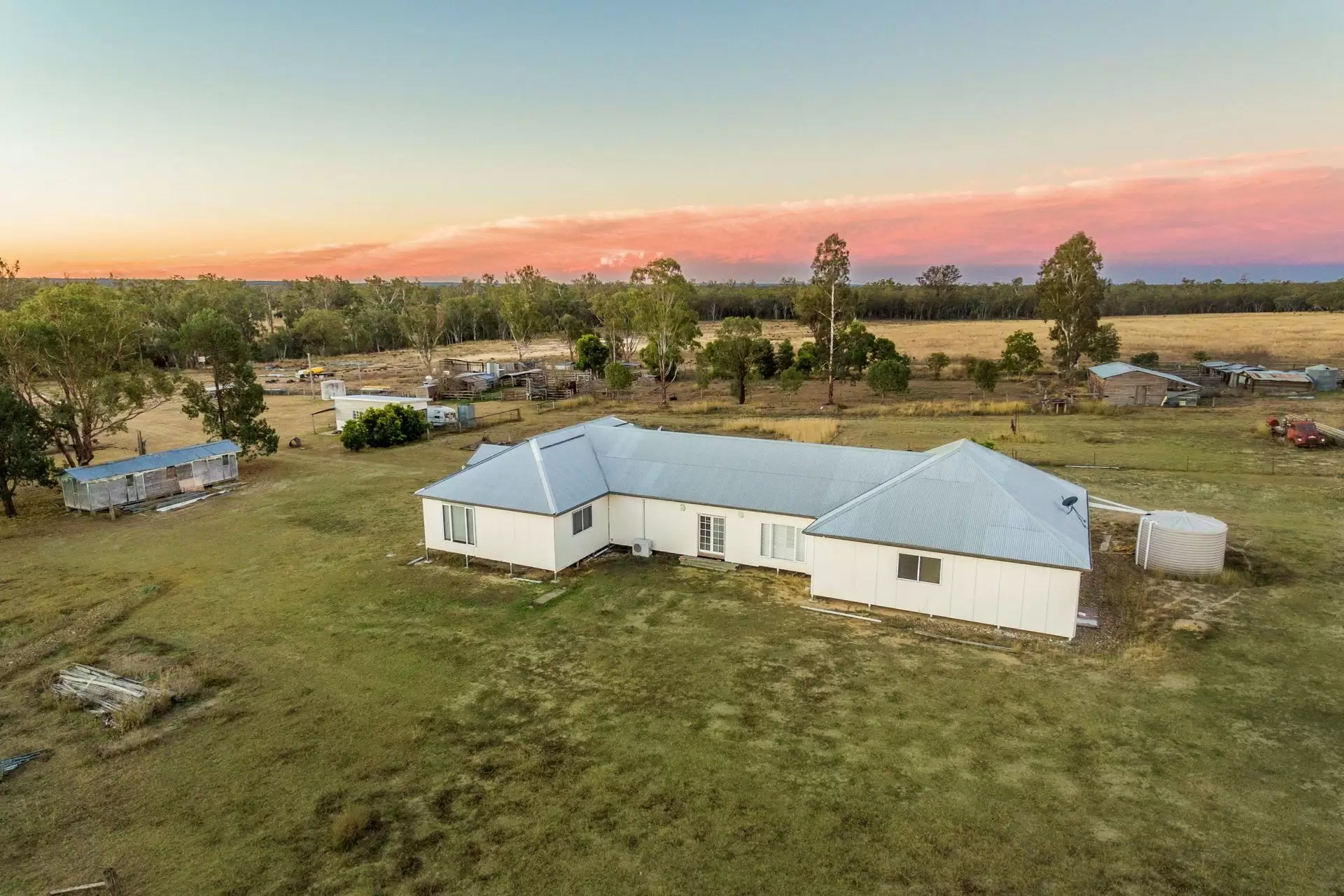 37 Loupals Road, Whetstone Sold by  - image 1