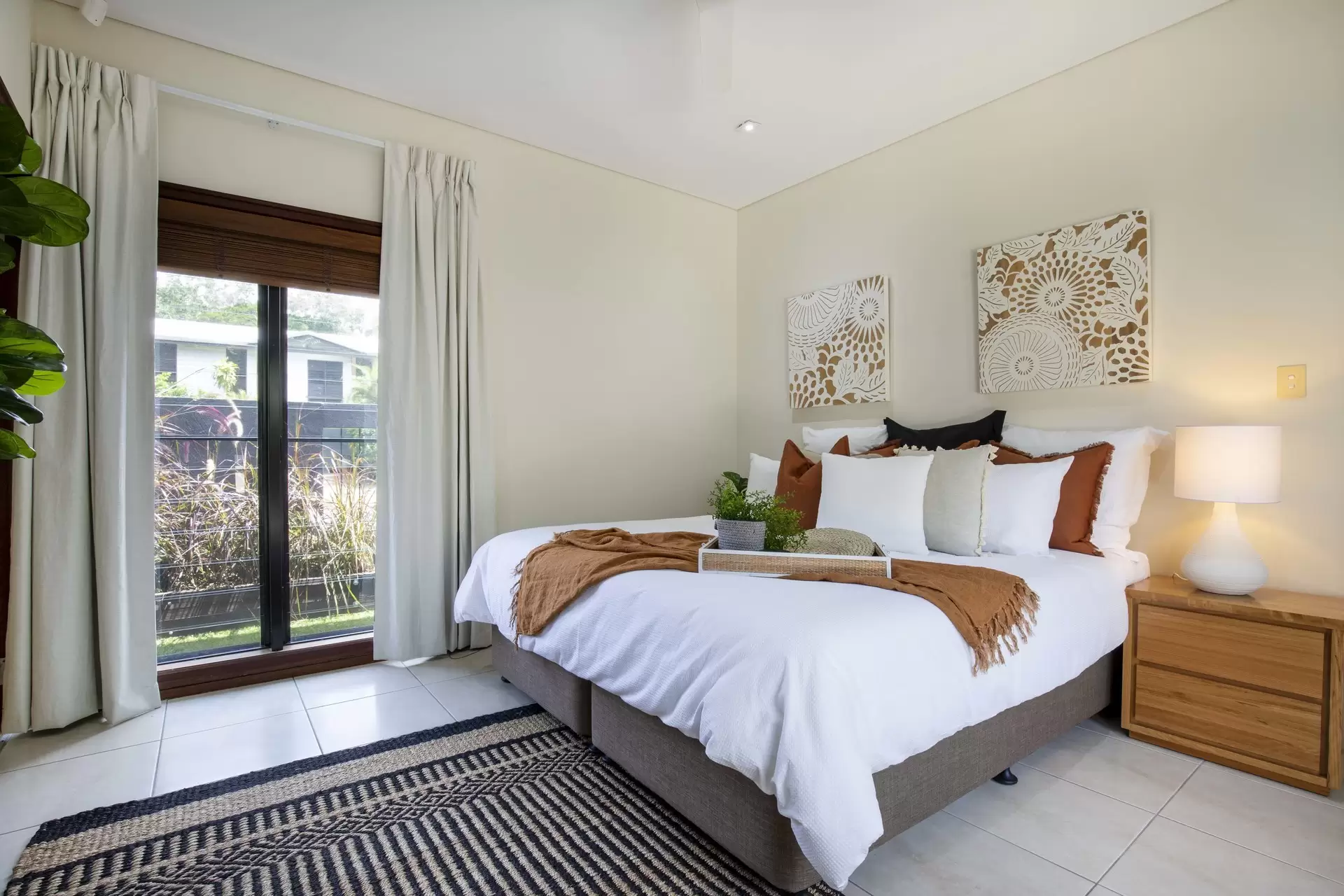 25 Solander Boulevard, Port Douglas Sold by  - image 1