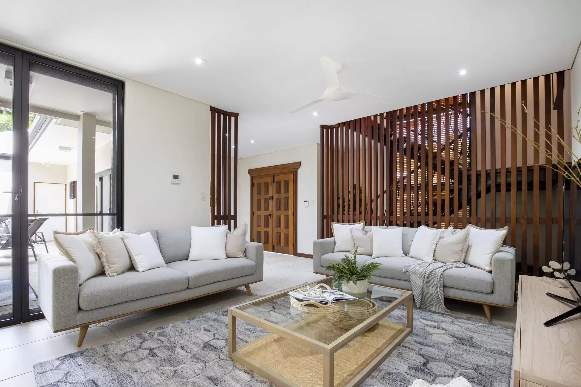 25 Solander Boulevard, Port Douglas Sold by  - image 1