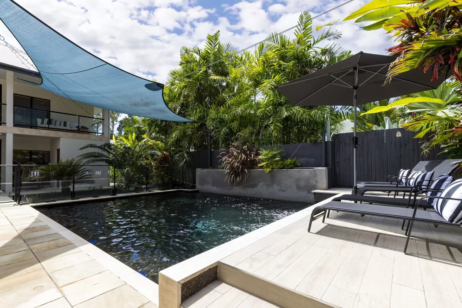 25 Solander Boulevard, Port Douglas Sold by  - image 1