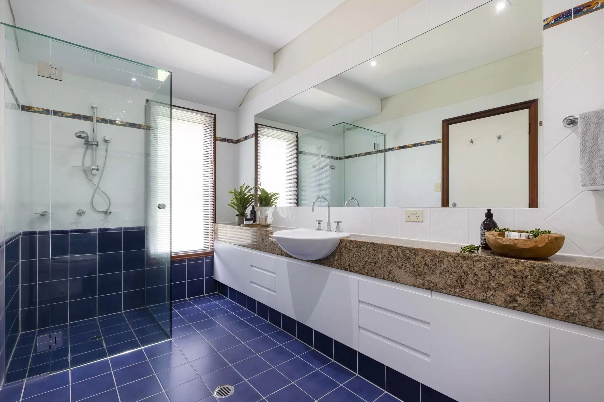 25 Solander Boulevard, Port Douglas Sold by Queensland Sotheby's International Realty - image 1