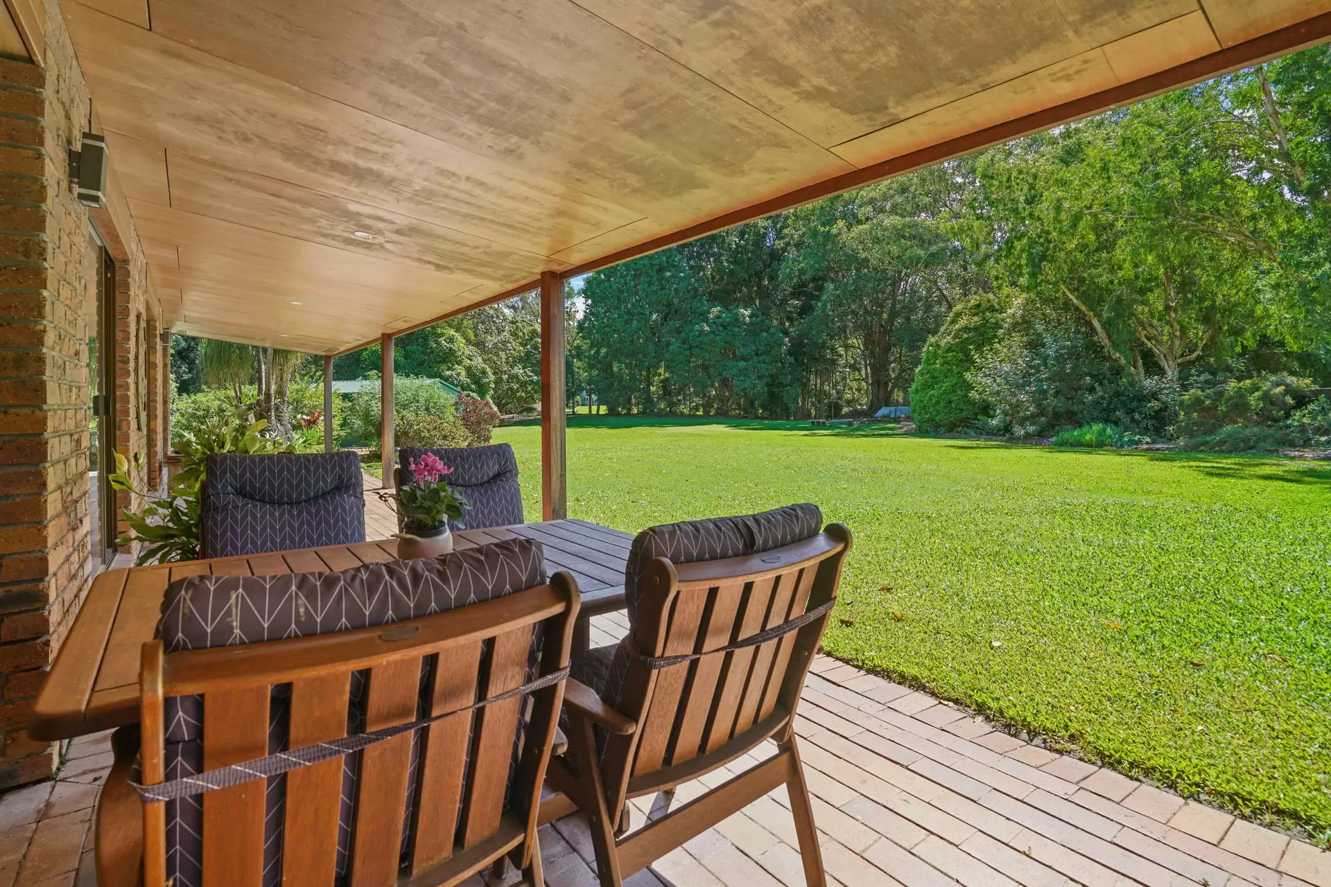 70 Coorabin Court, Tallebudgera Sold by Queensland Sotheby's International Realty - image 1