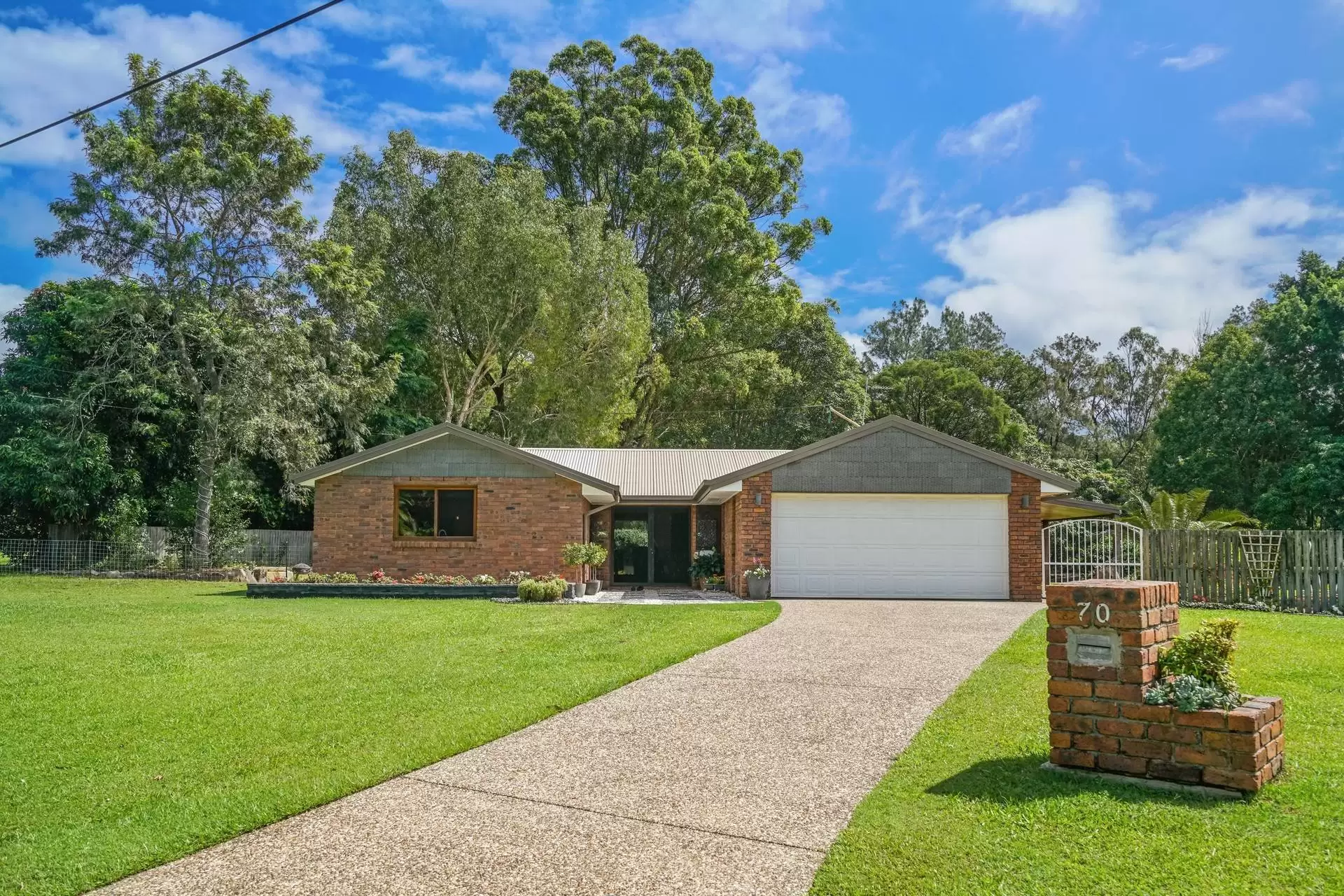 70 Coorabin Court, Tallebudgera Sold by  - image 1