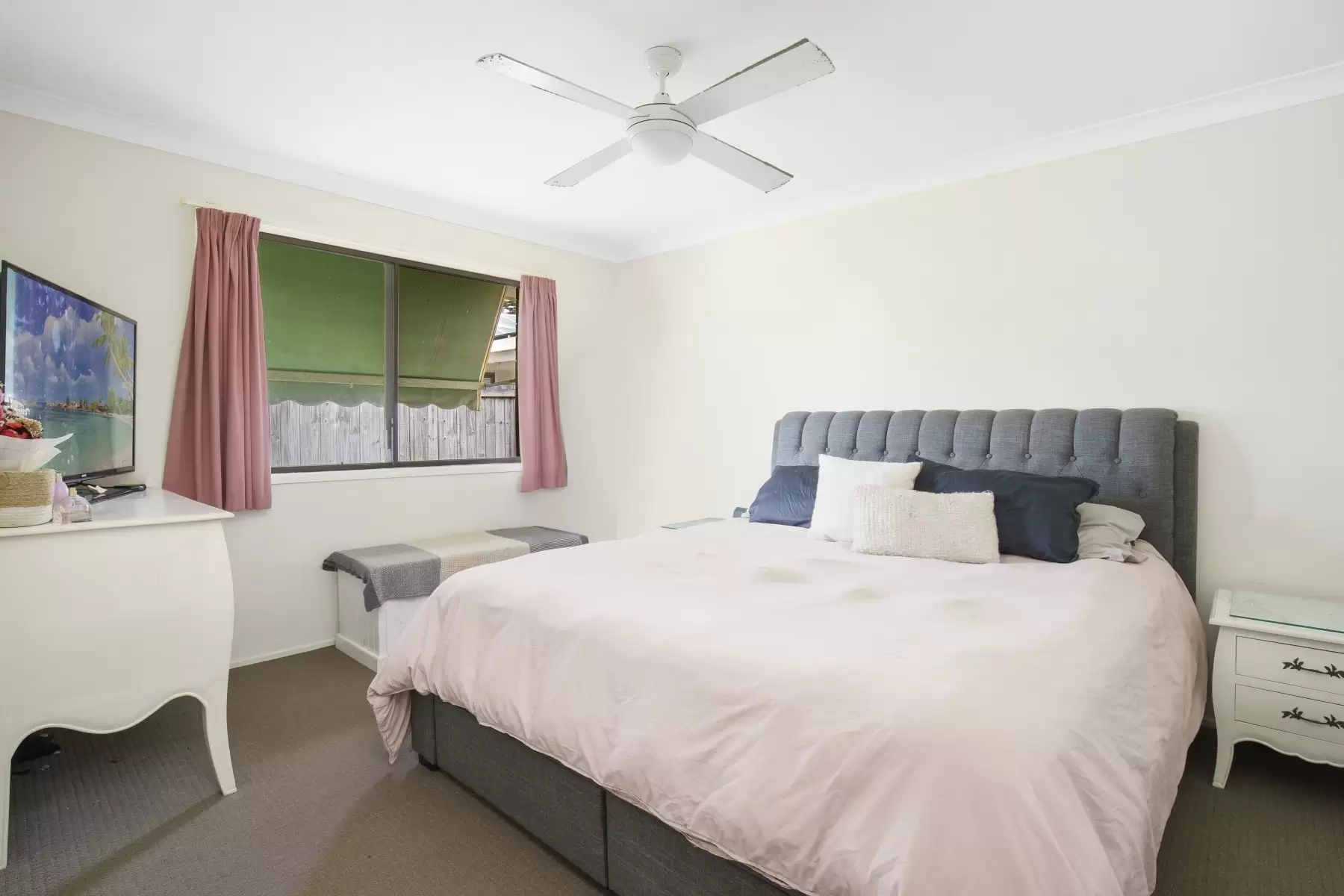 5 Goroka Court, Clear Island Waters Sold by  - image 1