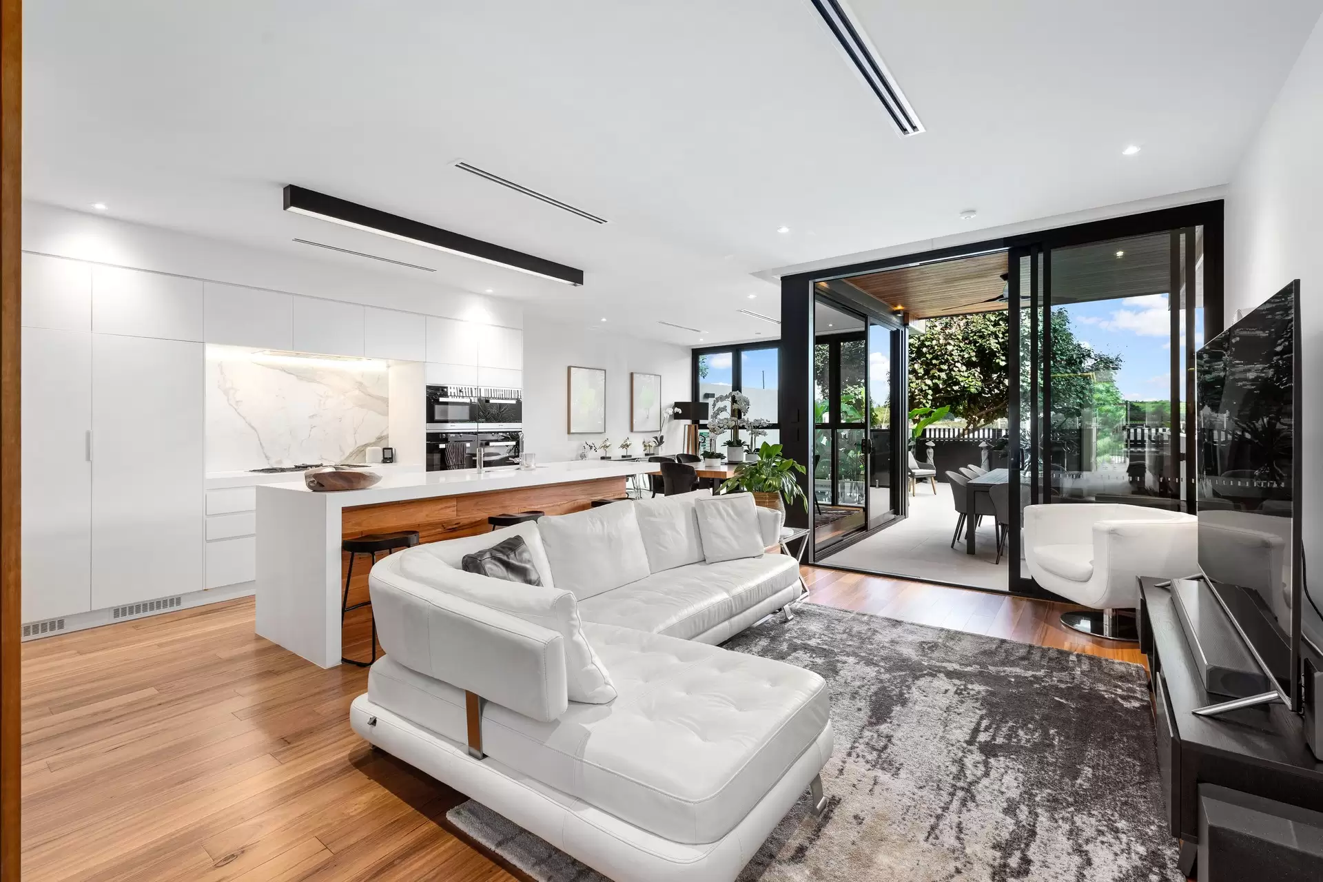 94 Parkside Circuit, Hamilton Sold by  - image 1