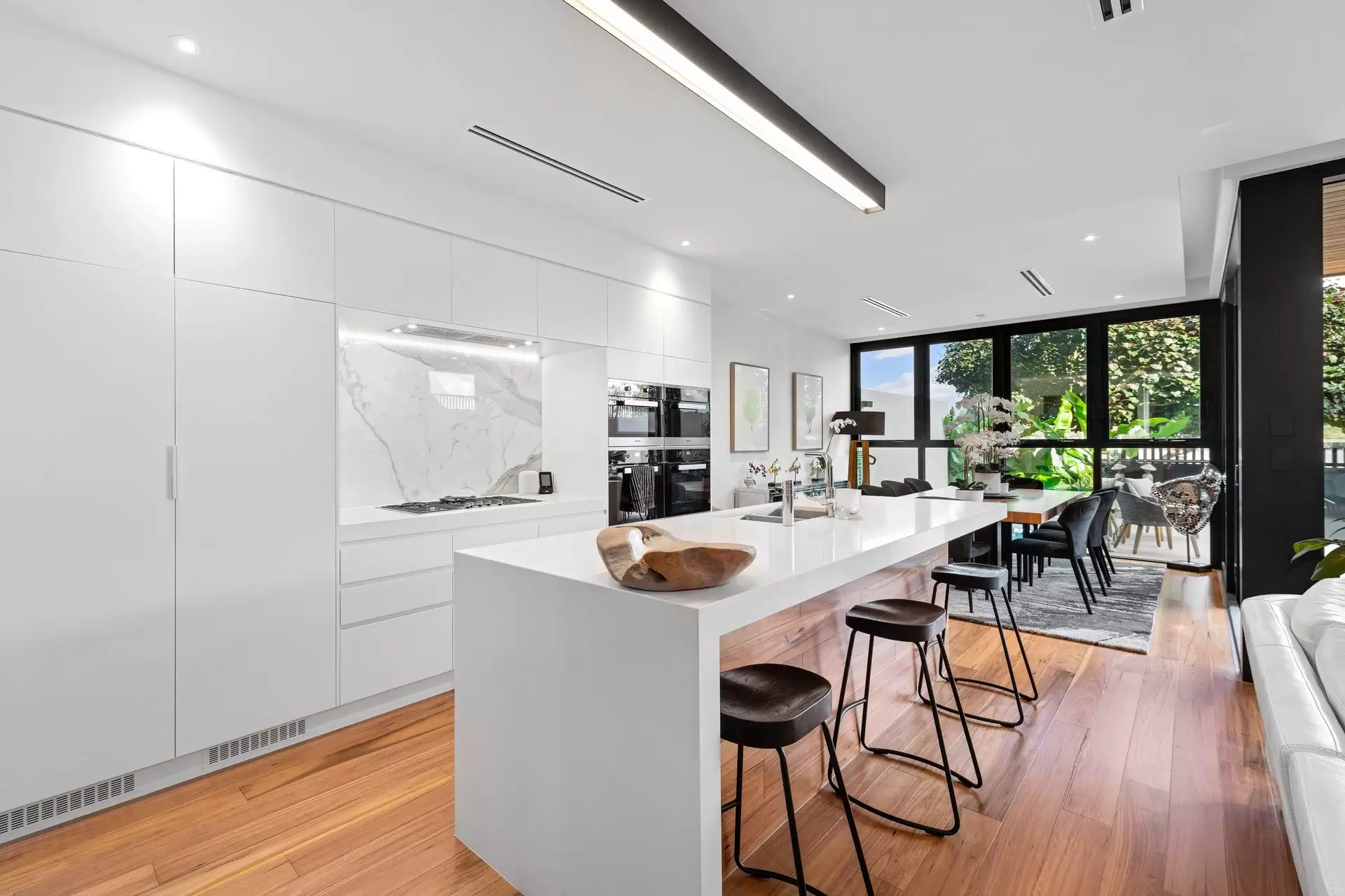 94 Parkside Circuit, Hamilton Sold by  - image 1