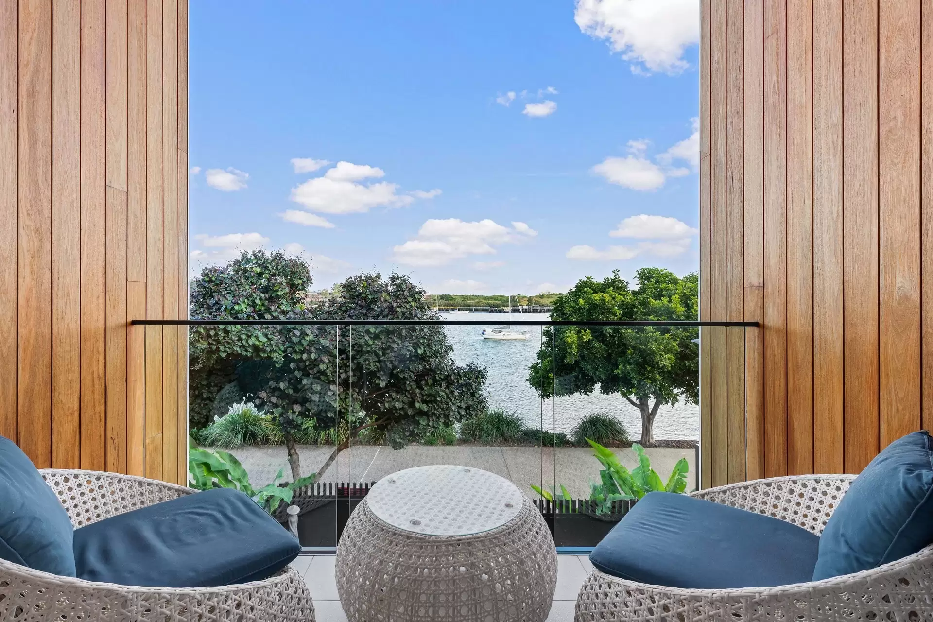 94 Parkside Circuit, Hamilton Sold by Queensland Sotheby's International Realty - image 1
