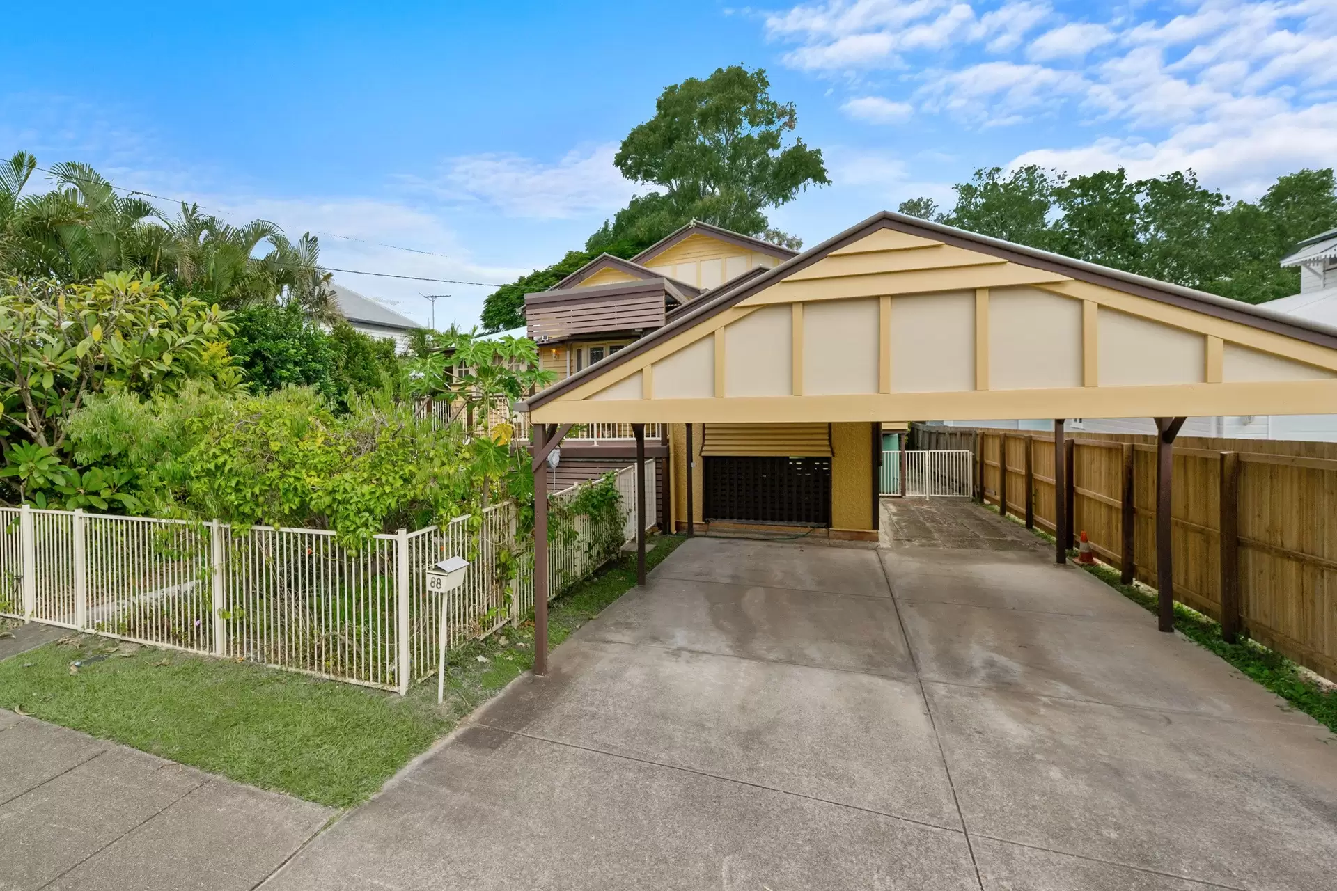 88 Lodge Road, Kalinga Sold by Queensland Sotheby's International Realty - image 1