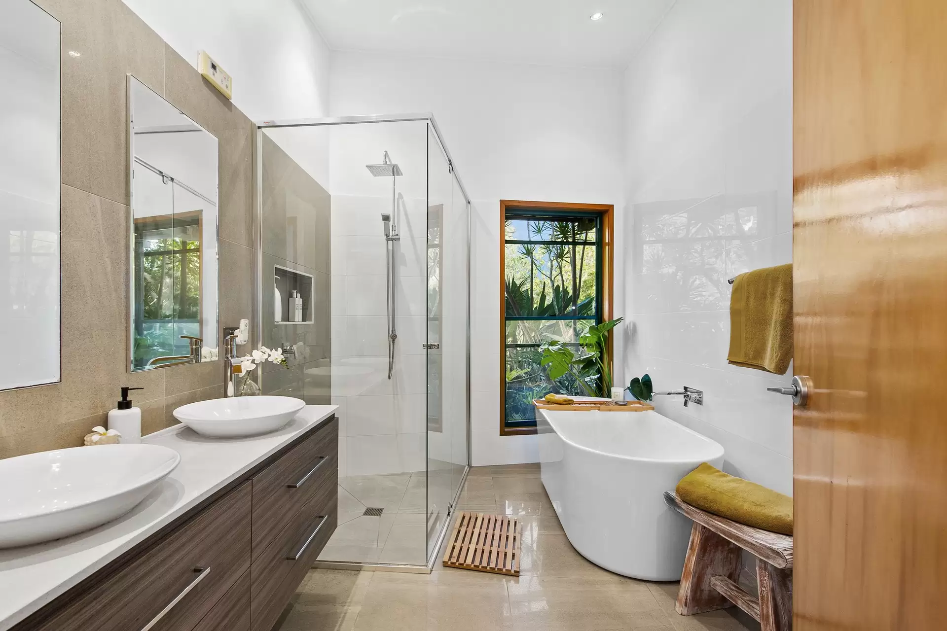 628 Formosa Road, Gumdale Sold by Queensland Sotheby's International Realty - image 1