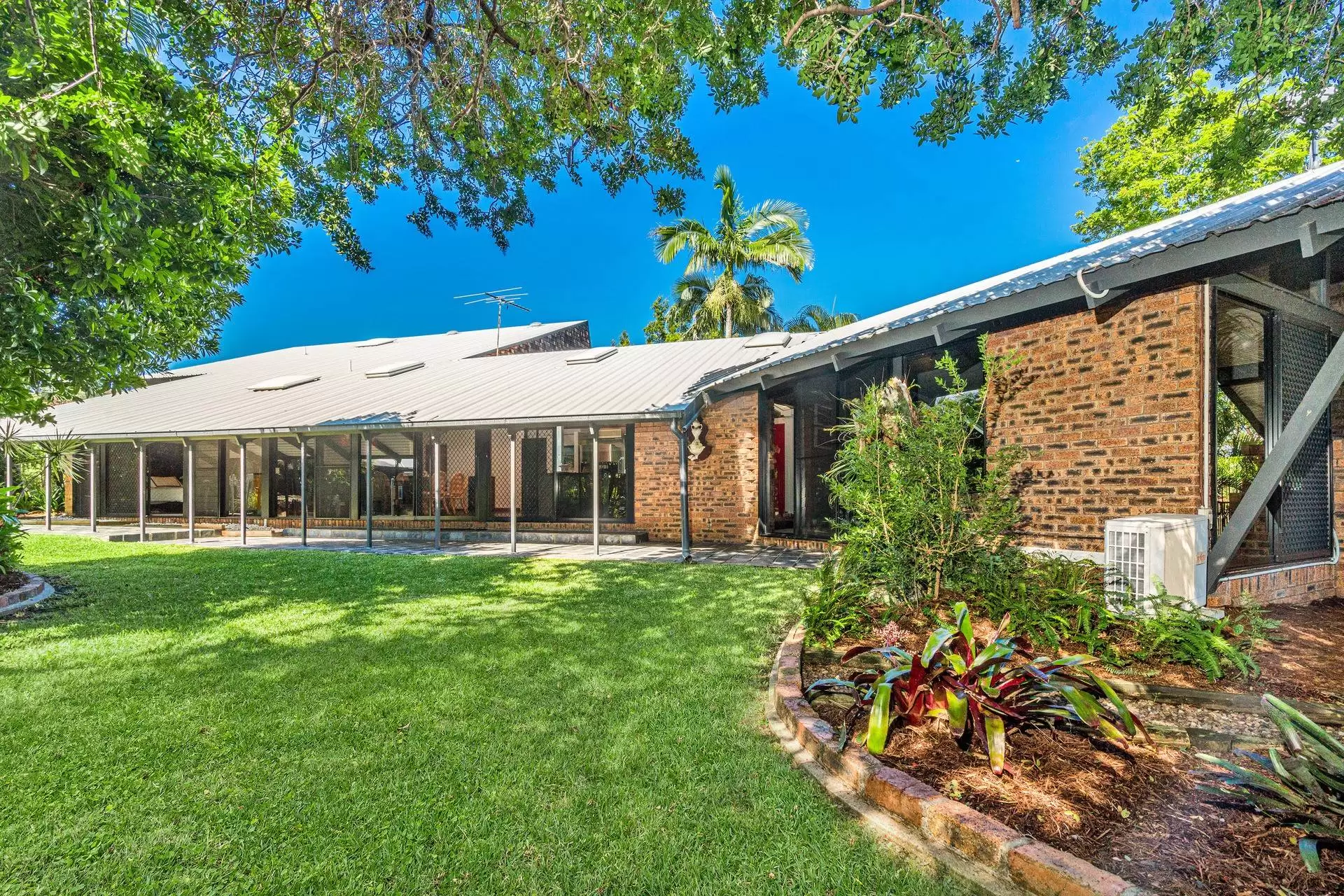 4 Asti Place, Carseldine Sold by Queensland Sotheby's International Realty - image 1