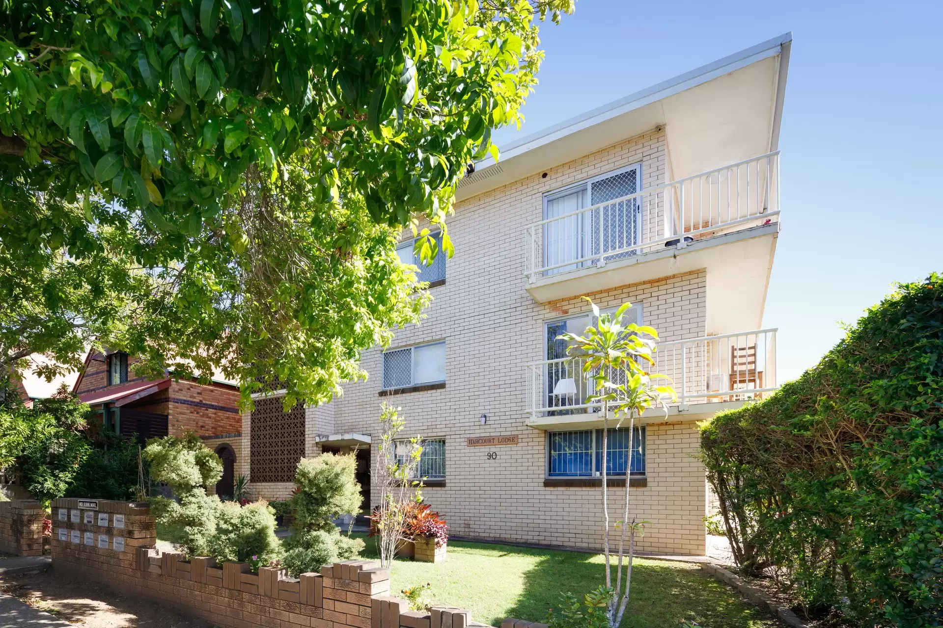 2/90 Harcourt Street, New Farm Sold by  - image 1