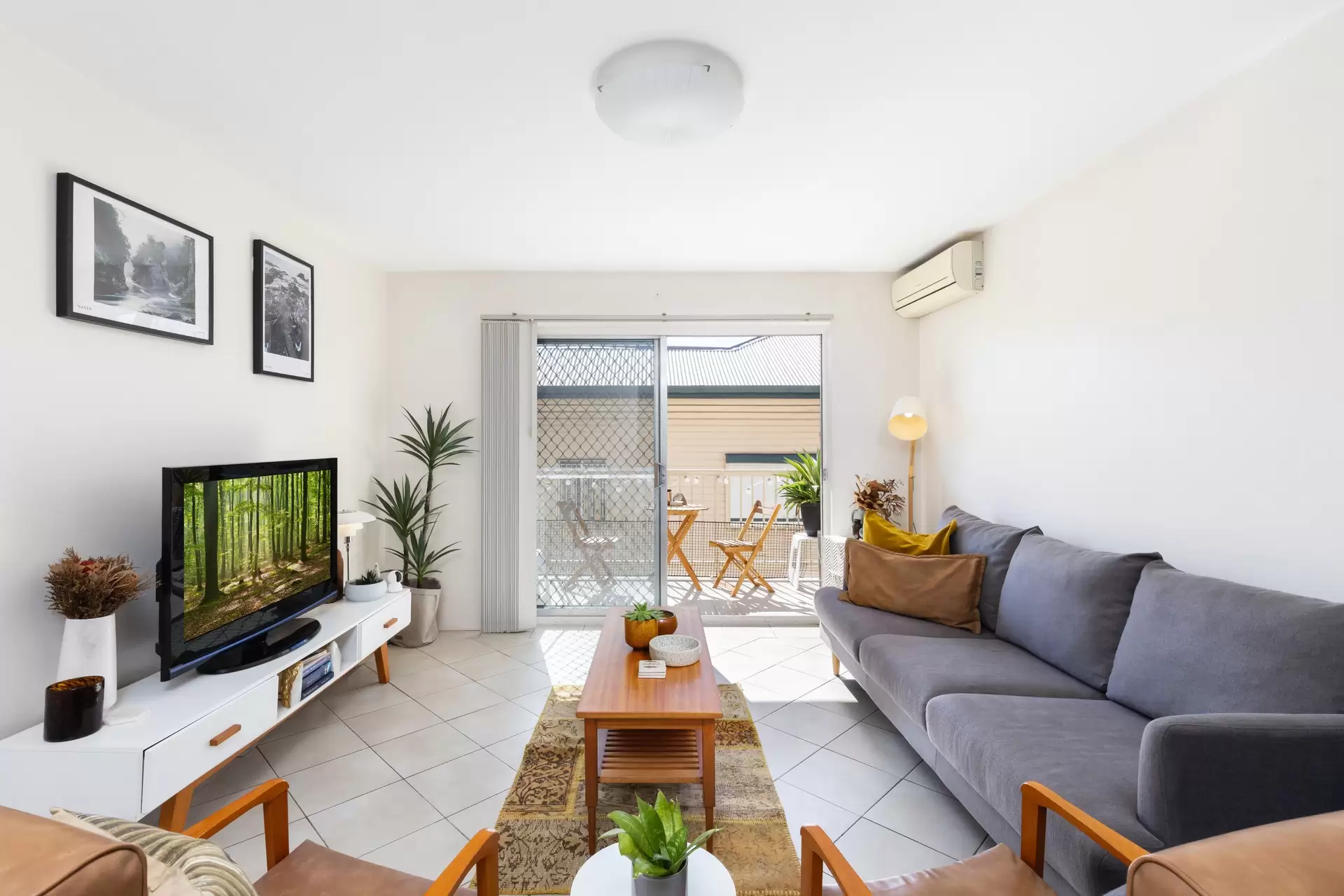 2/90 Harcourt Street, New Farm Sold by  - image 1