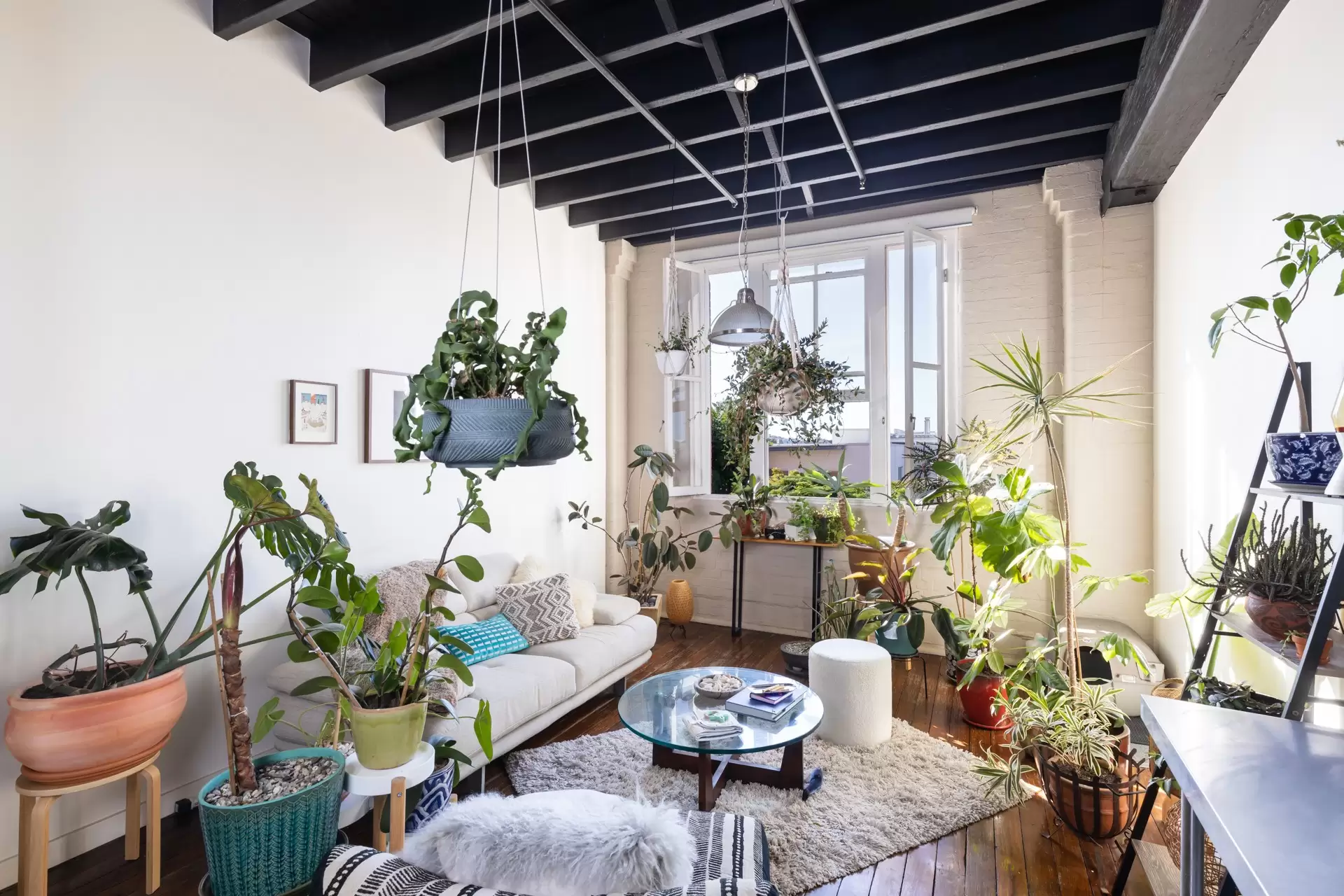 229/64  Macquarie Street, Teneriffe Sold by  - image 1