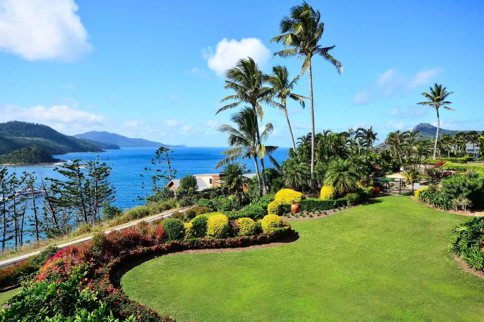 4/12 Whitsunday Boulevard, Hamilton Island Sold by Queensland Sotheby's International Realty - image 1