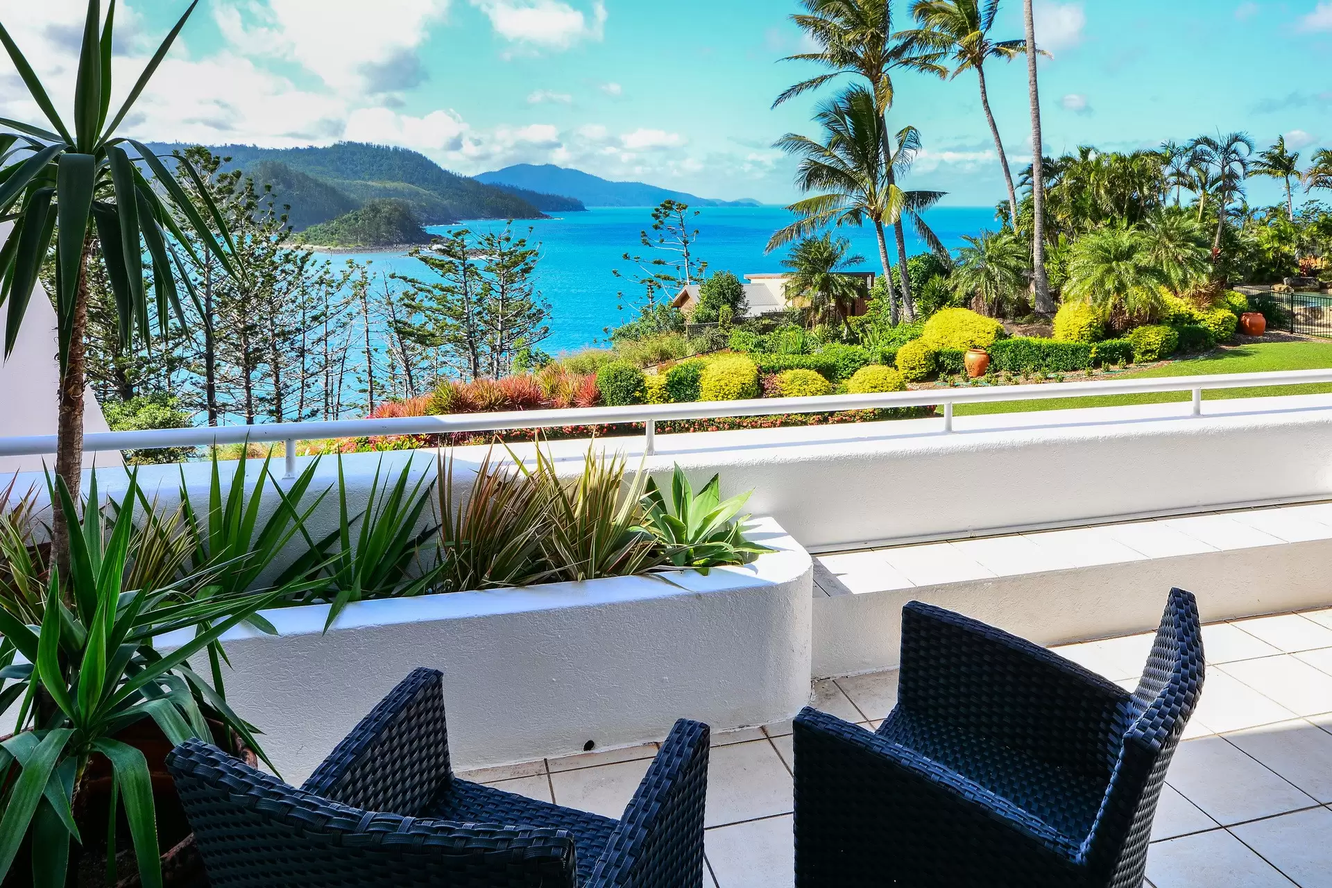 4/12 Whitsunday Boulevard, Hamilton Island Sold by Queensland Sotheby's International Realty - image 1