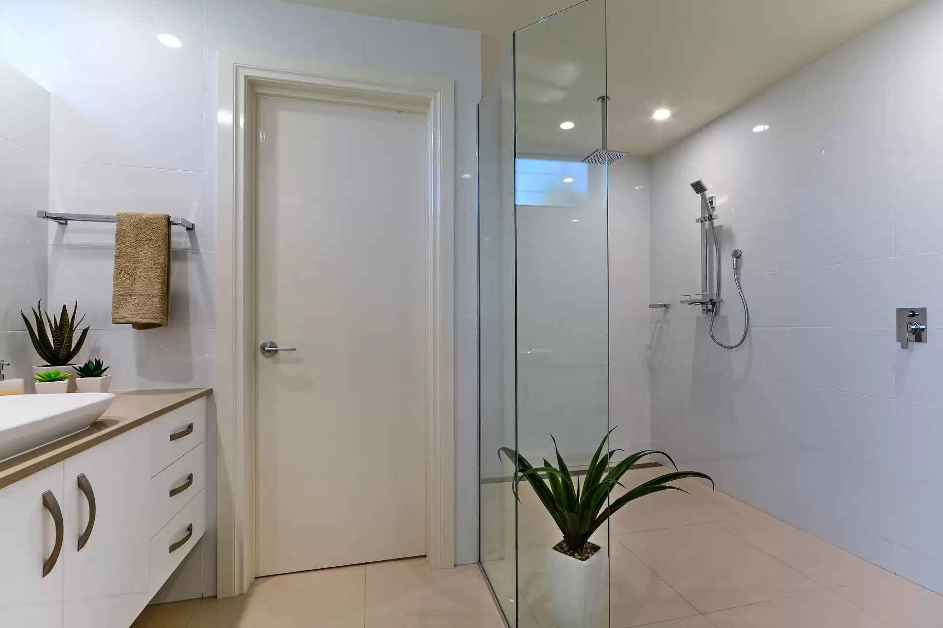 4/12 Whitsunday Boulevard, Hamilton Island Sold by Queensland Sotheby's International Realty - image 1