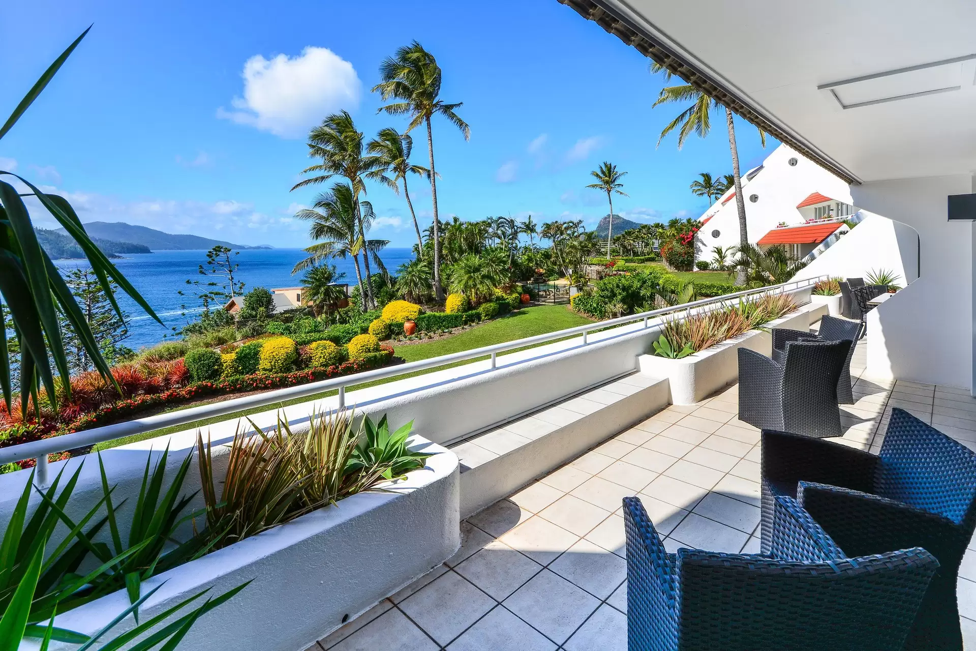 4/12 Whitsunday Boulevard, Hamilton Island Sold by  - image 1