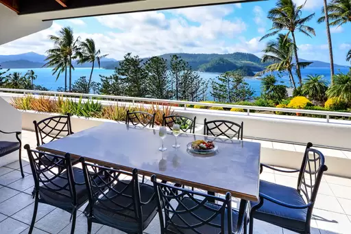 4/12 Whitsunday Boulevard, Hamilton Island Sold by 